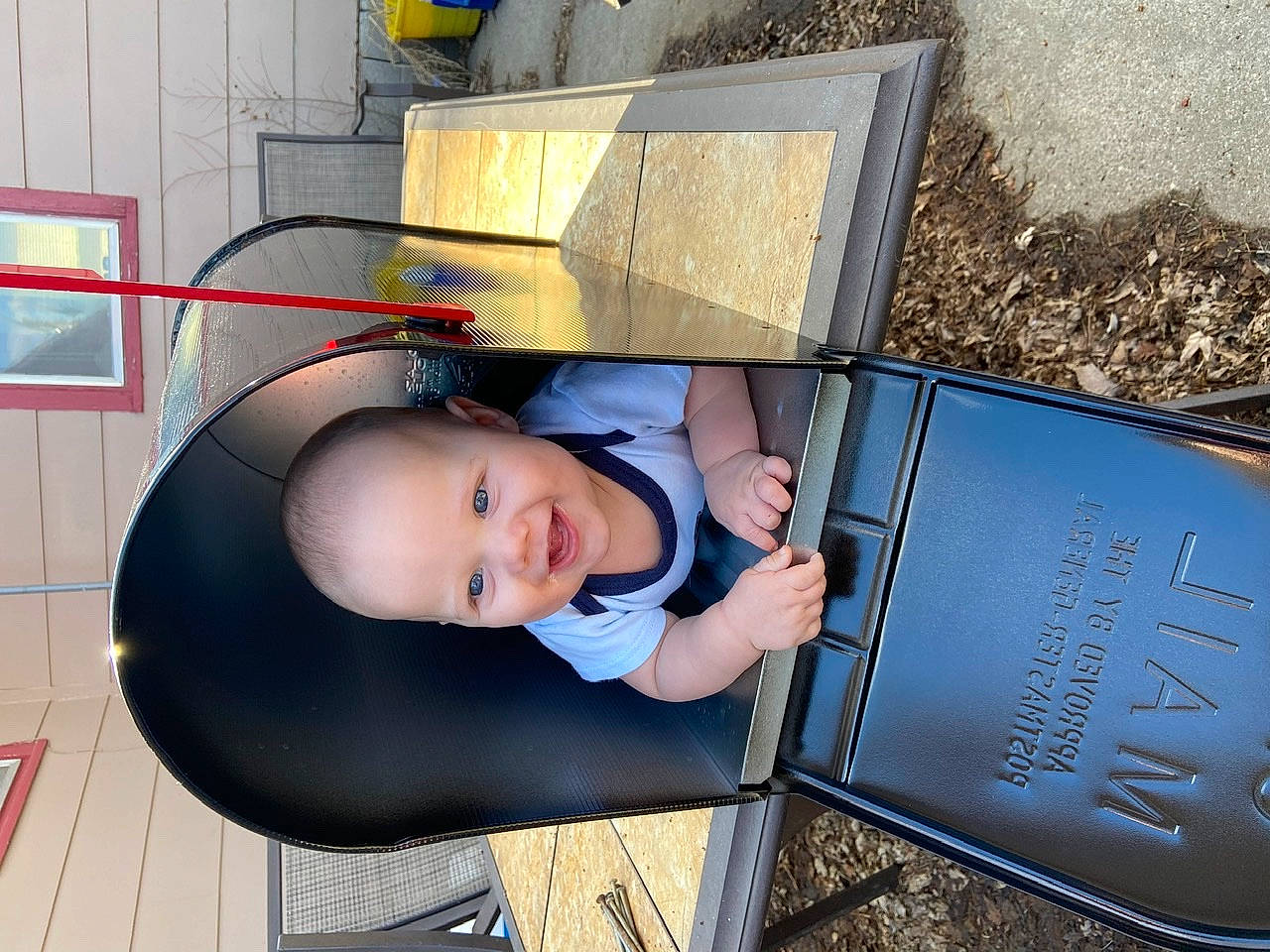 Karsen is registered to the contest to win money with this photo: child, person