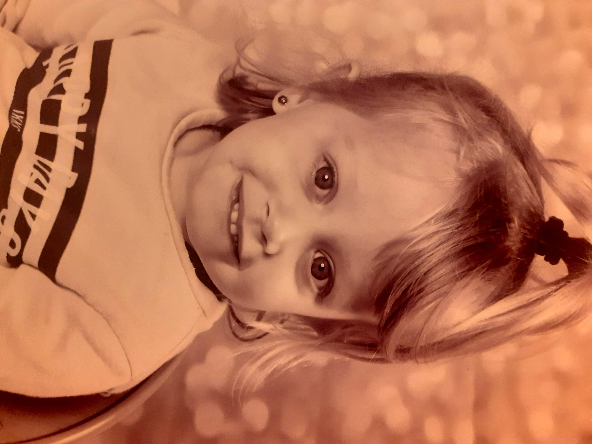 Jeanne a rejoint le concours — aidez-le/la à gagner de superbes lots ! chin, dress, eye, eyebrow, eyelash, face, facial_expression, flash_photography, grass, hair, hairstyle, happy, head, iris, joy, lip, mouth, nose, person, plant