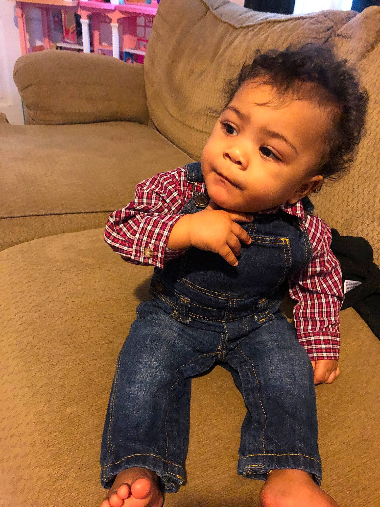 Phoenix is registered to the contest to win money with this photo: abdomen, arm, baby, cheek, child, eye, finger, fun, head, jeans, joint, leg, lip, person, sitting, skin, smile, thigh, thumb, toddler