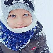 Leonid a rejoint le concours — aidez-le/la à gagner de superbes lots ! child, winter, snow, hat, scarf, jacket, blue_eyes, outdoor, cold, smile, face, snowflakes, clothing, portrait, warm_clothes, happy, young, season, nature, frost