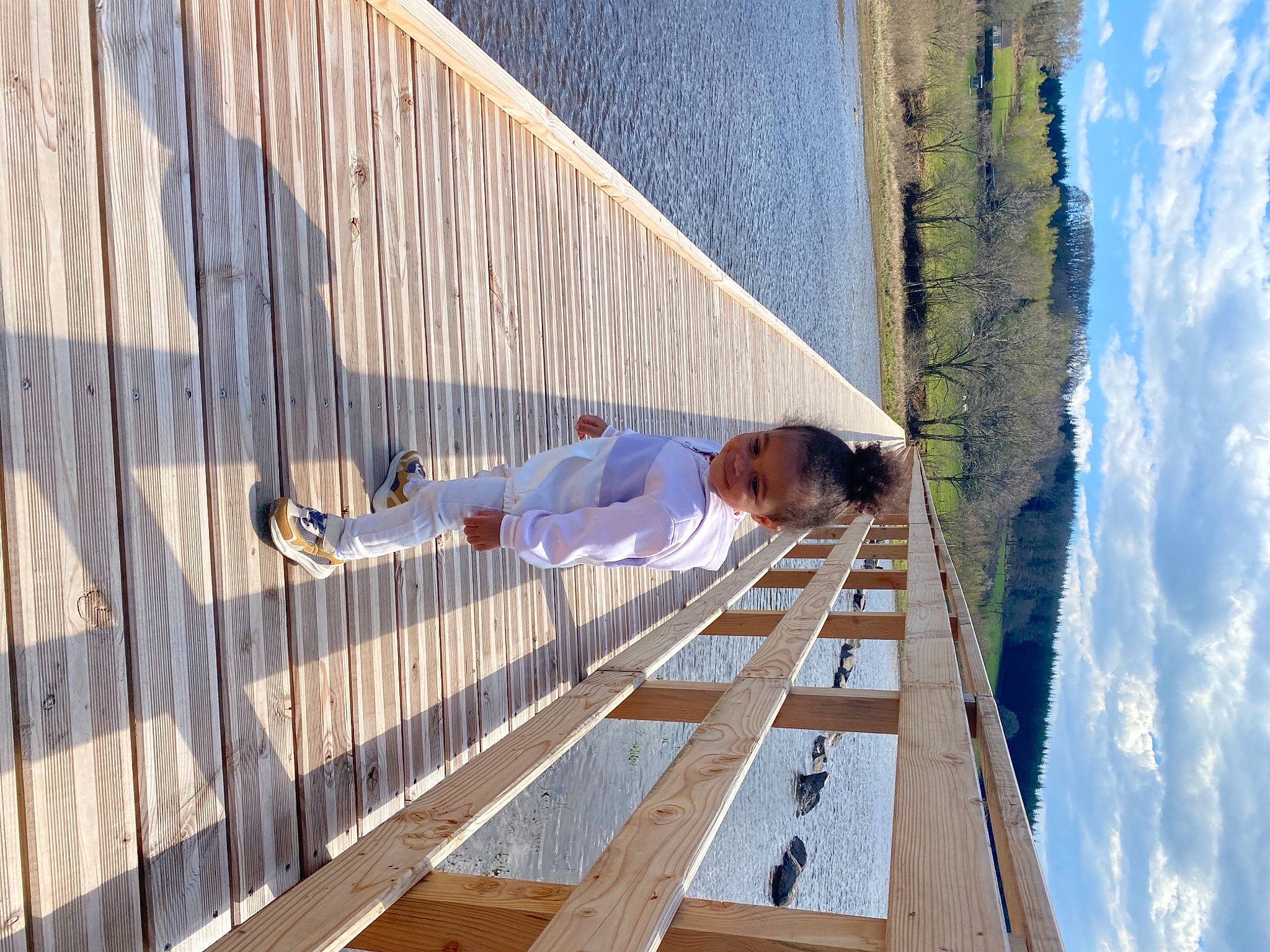 Romane participe au concours pour gagner de l'argent avec cette photo : blue, building, cloud, composite_material, daytime, electric_blue, facade, foot, fun, handrail, hardwood, joy, leisure, person, plant, recreation, sky, slope, tree, wall