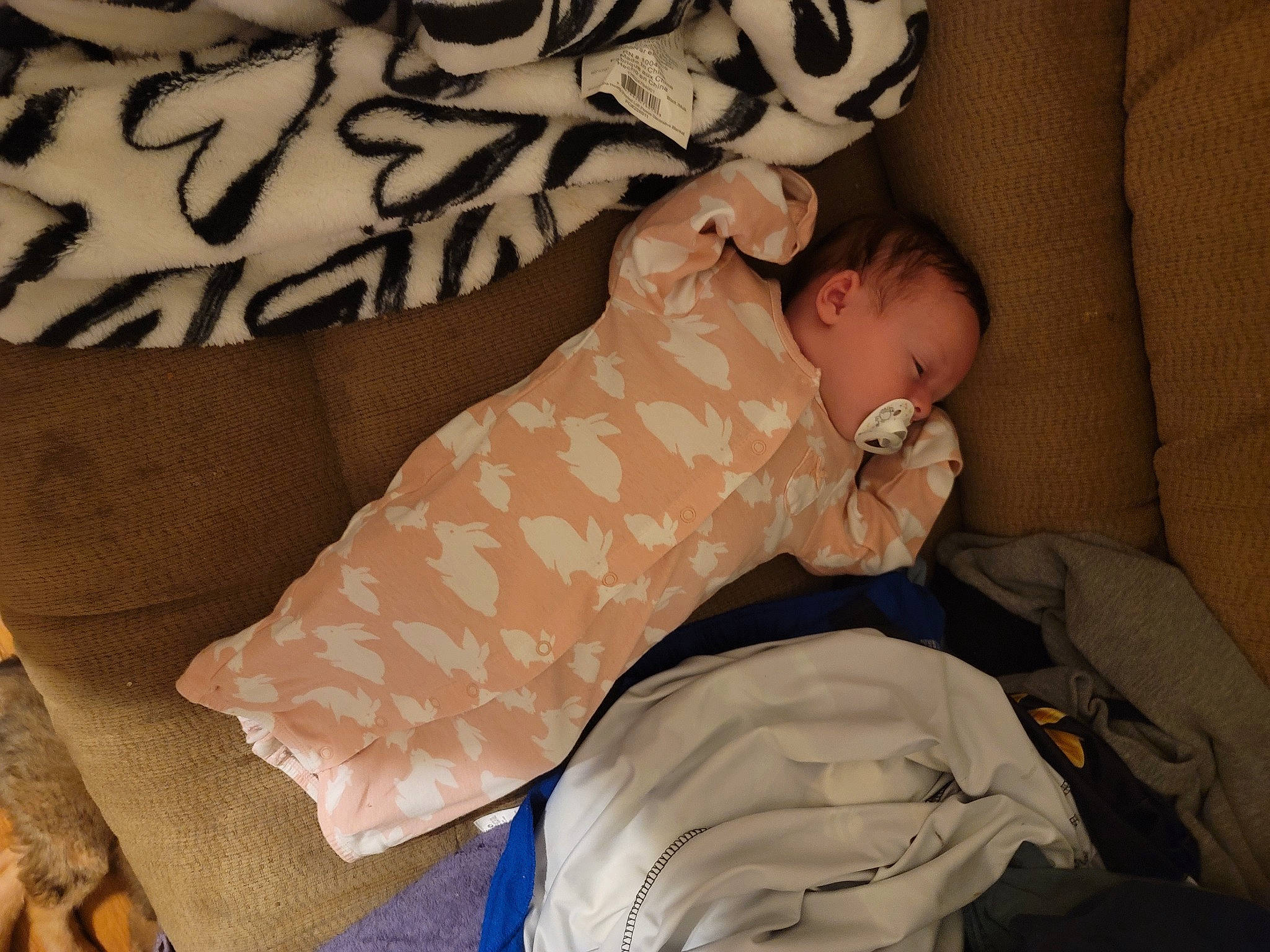 Willow is registered to the contest to win money with this photo: baby, baby_products, baby_sleeping, baby_toddler_clothing, bed, bed_sheet, bedding, bedroom, bedtime, child, comfort, human_body, linens, nap, pattern, person, room, sleep, sleeve, toddler