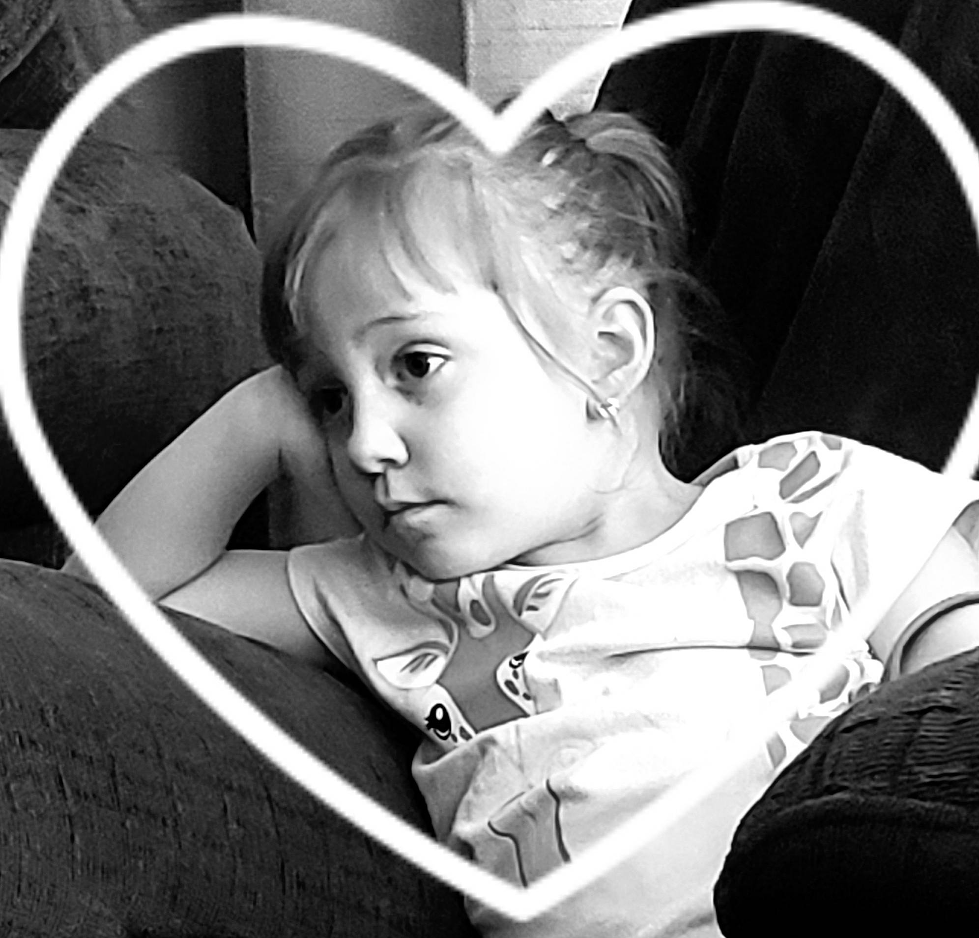 Taelynn is registered to the contest to win money with this photo: beauty, black_and_white, blond, child, child_model, eye, monochrome, monochrome_photography, person, photography, portrait, portrait_photography, smile, stock_photography, style, toddler