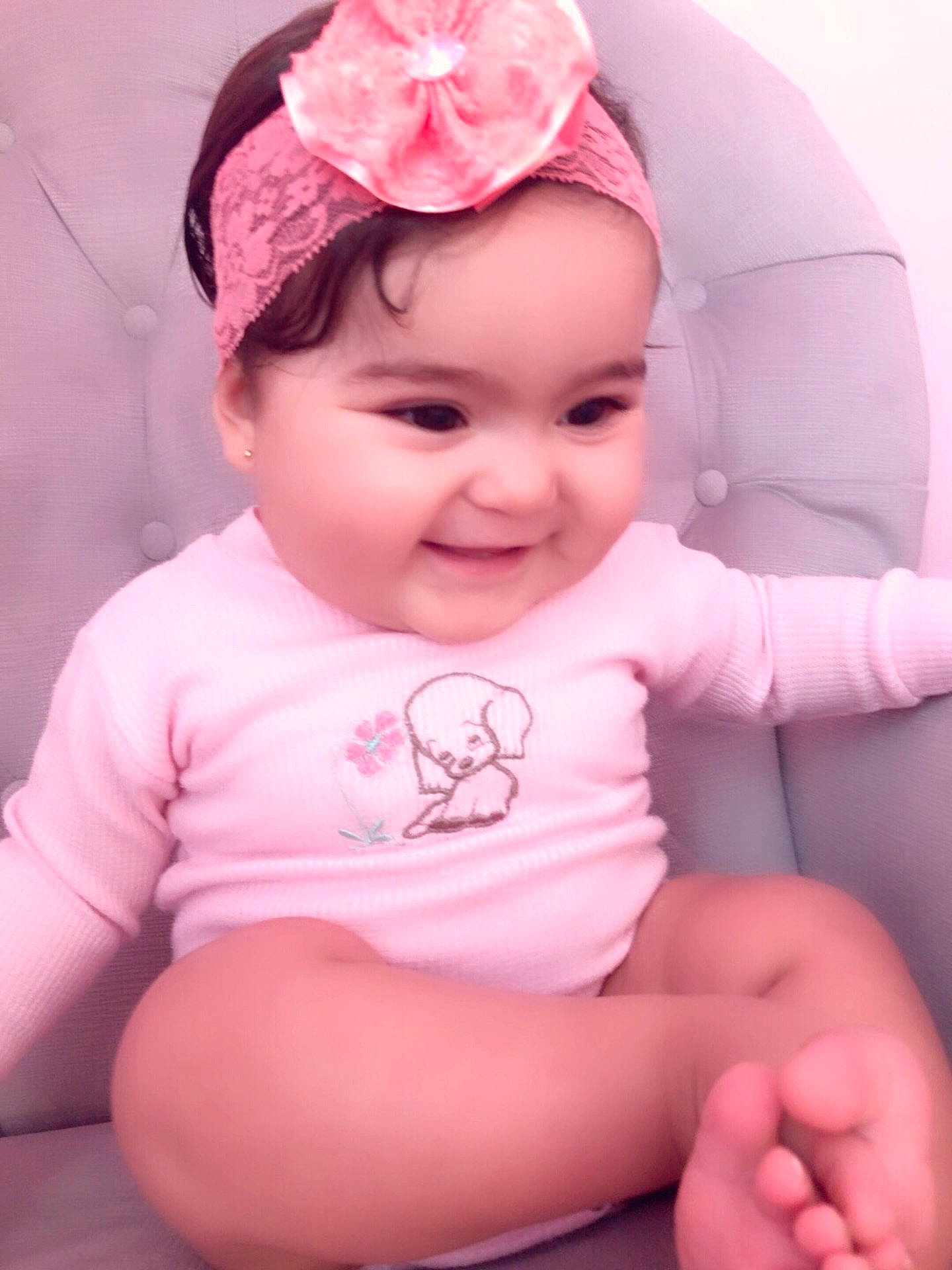 Alicía is registered to the contest to win money with this photo: cheek, child, girl, hair_accessory, headband, headgear, infant, joy, person, pink, product, toddler