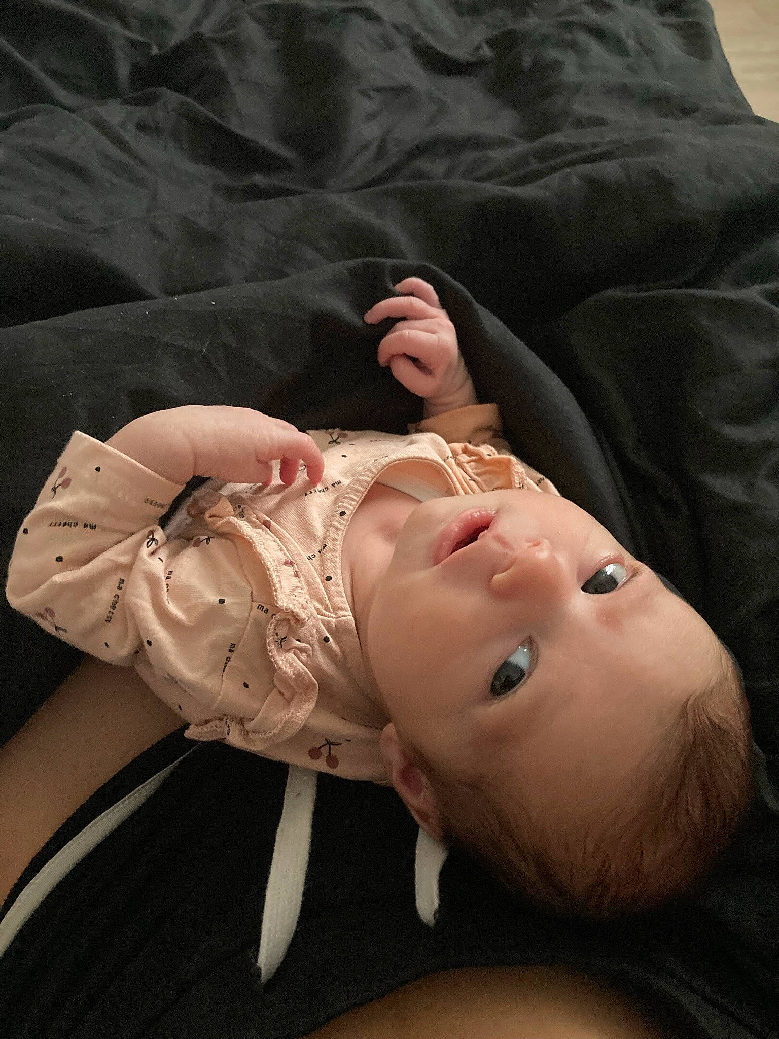 Myliana a rejoint le concours — aidez-le/la à gagner de superbes lots ! abdomen, baby, chest, child, comfort, elbow, eyelash, flash_photography, gesture, hand, happy, human_body, jewellery, leg, lip, mouth, neck, person, skin, toddler