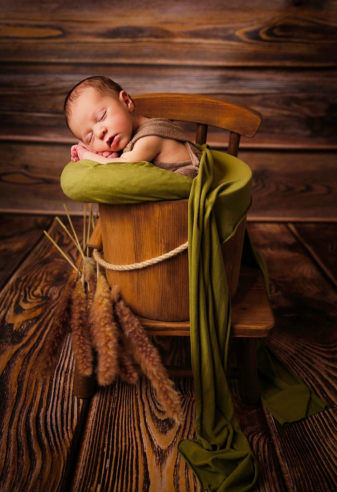 éloan a rejoint le concours — aidez-le/la à gagner de superbes lots ! art, baby, basket, chest, child, comfort, darkness, flash_photography, flooring, fur, hardwood, illustration, painting, person, sitting, toddler, visual_arts, wood