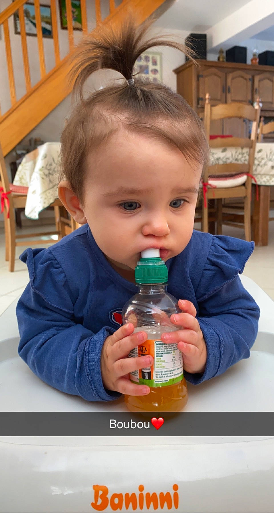 Kaëlya a rejoint le concours — aidez-le/la à gagner de superbes lots ! bottle, bottle_cap, carbonated_soft_drinks, chair, child, drink, drinking, drinkware, event, finger, fun, glass_bottle, happy, holiday, person, plastic_bottle, play, skin, soft_drink, toddler