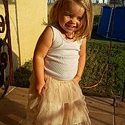 Lily participe au concours pour gagner de l'argent avec cette photo :