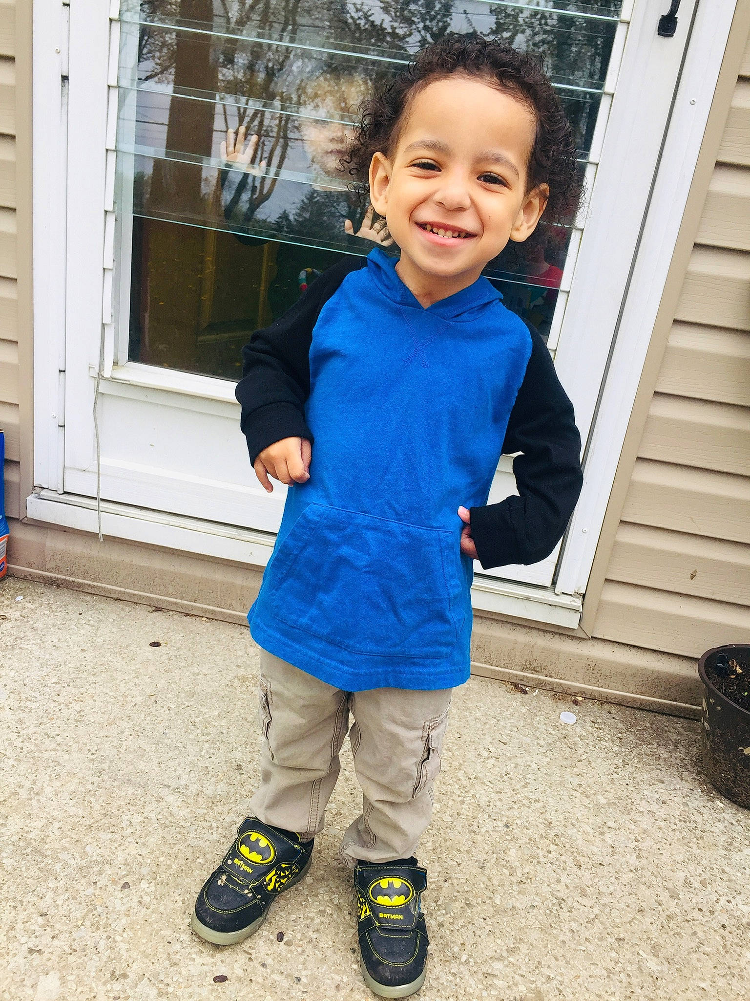 Giovanni  is registered to the contest to win money with this photo: blue, cheek, child, electric_blue, face, footwear, fun, happy, jacket, joy, outerwear, people, person, play, recreation, shoe, smile, standing, t_shirt, toddler