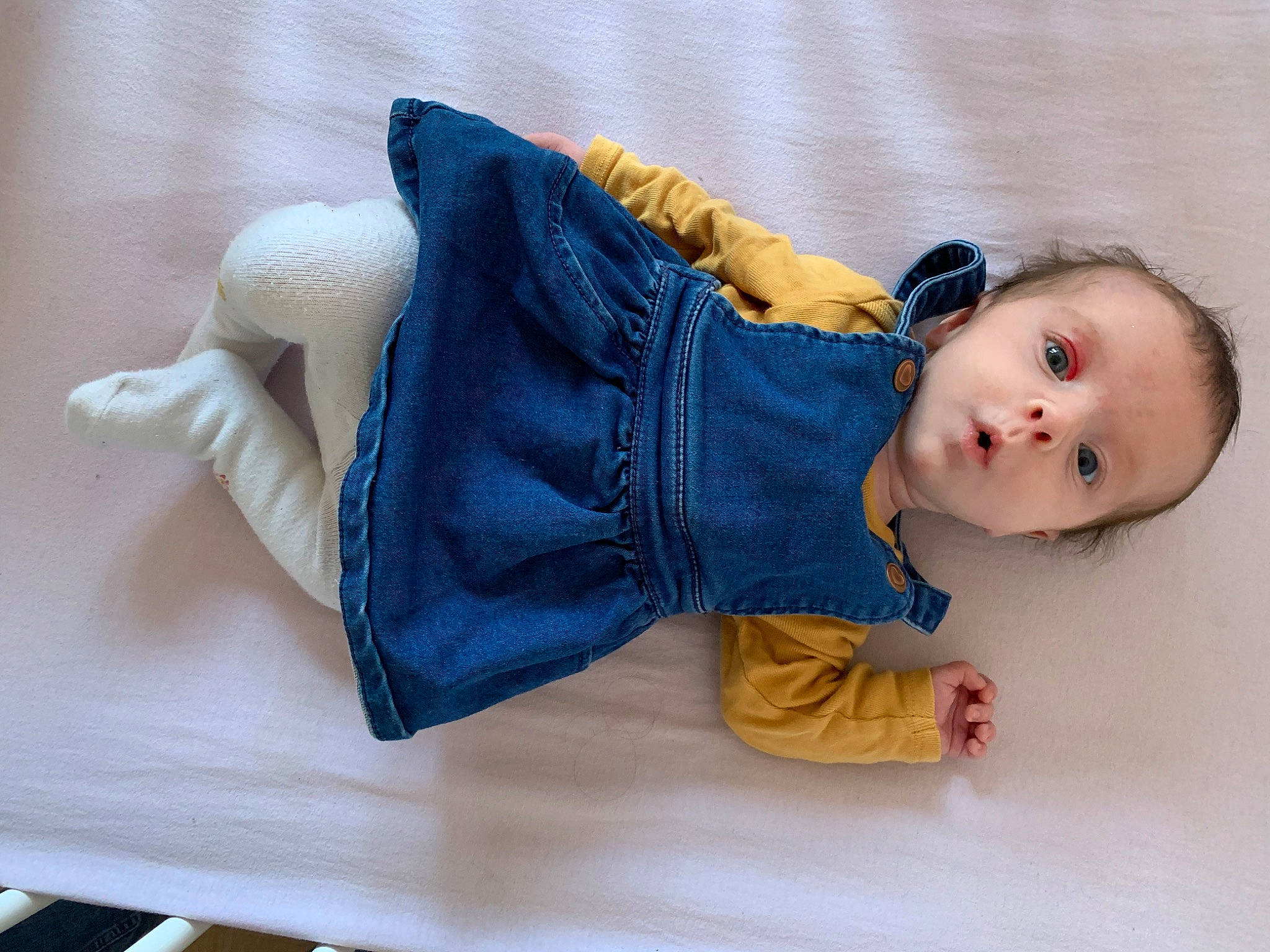 Lyana a rejoint le concours — aidez-le/la à gagner de superbes lots ! arm, baby, baby_sleeping, baby_toddler_clothing, comfort, denim, electric_blue, face, foot, fur, hand, linens, outerwear, pattern, person, product, skin, sleeve, textile, toddler