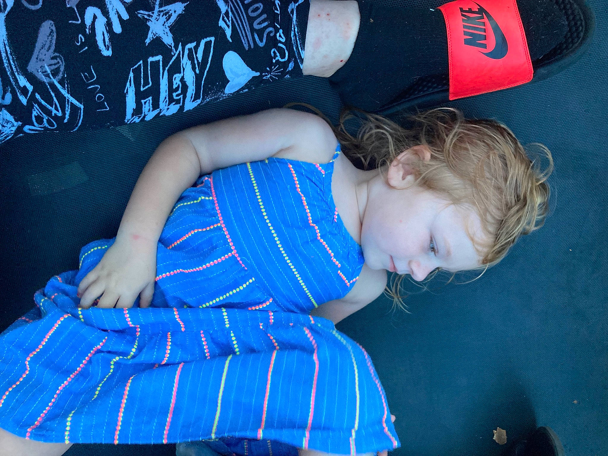 Lillyana is registered to the contest to win money with this photo: azure, baby_toddler_clothing, blue, cool, elbow, electric_blue, finger, flash_photography, hair, hand, happy, human_body, joint, knee, person, red, shoulder, sportswear, t_shirt, thigh