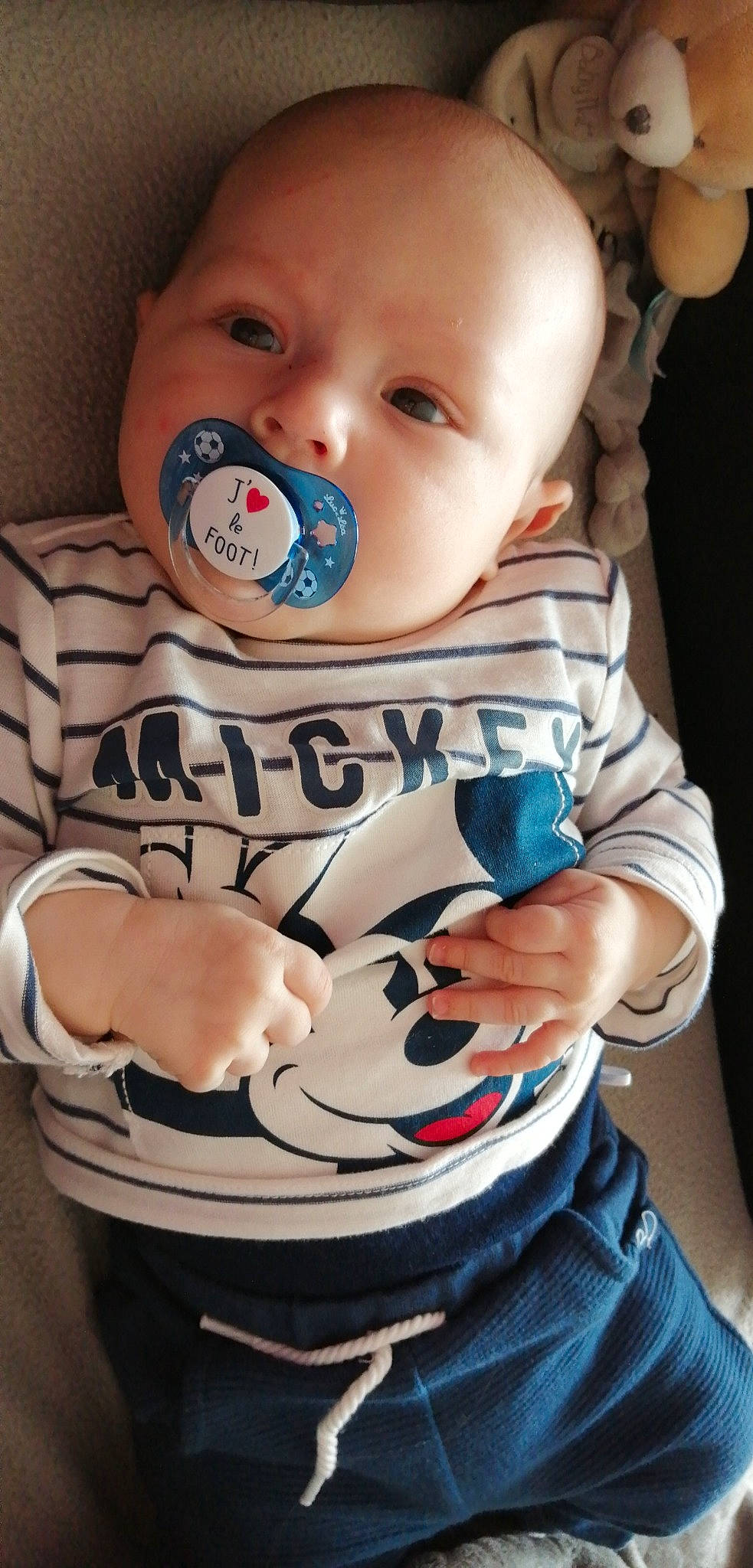 Lâyann a rejoint le concours — aidez-le/la à gagner de superbes lots ! baby, baby_toddler_clothing, blue, cheek, chin, eye, eyebrow, face, finger, green, head, human, iris, lip, mouth, nose, organ, person, skin, sleeve