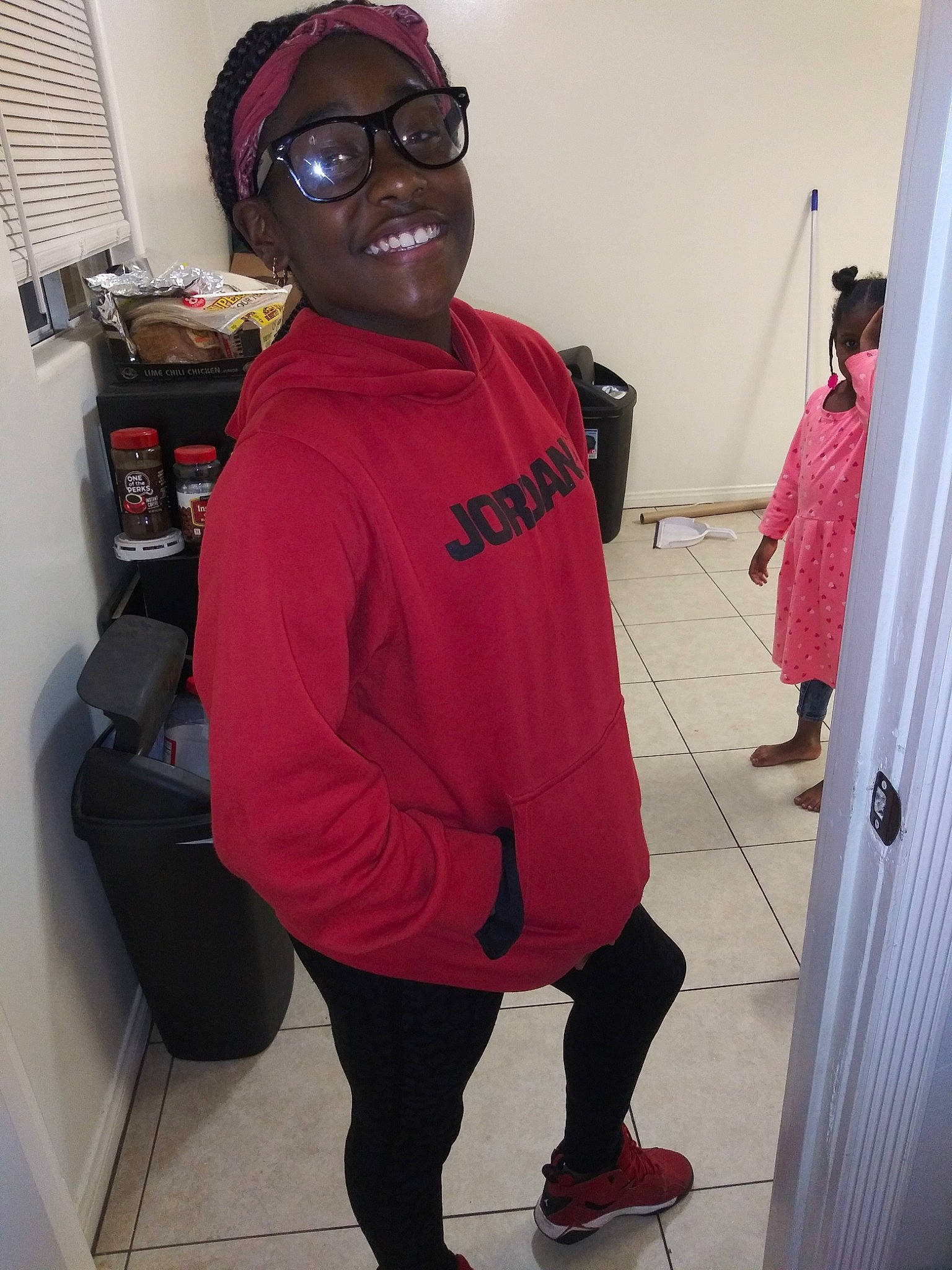 Daylona is registered to the contest to win money with this photo: cool, costume, eyewear, fictional_character, glasses, hip, joy, magenta, outerwear, person, photography, pink, red, selfie, t_shirt