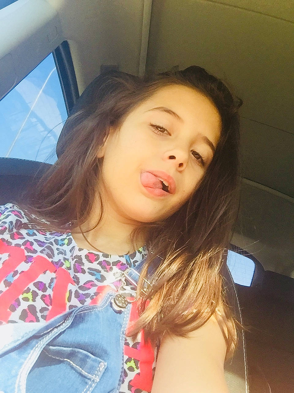 Justine a rejoint le concours — aidez-le/la à gagner de superbes lots ! beauty, cheek, chin, cool, eyebrow, face, forehead, fun, hair, hairstyle, head, jaw, lip, long_hair, mouth, nose, person, photography, selfie, skin