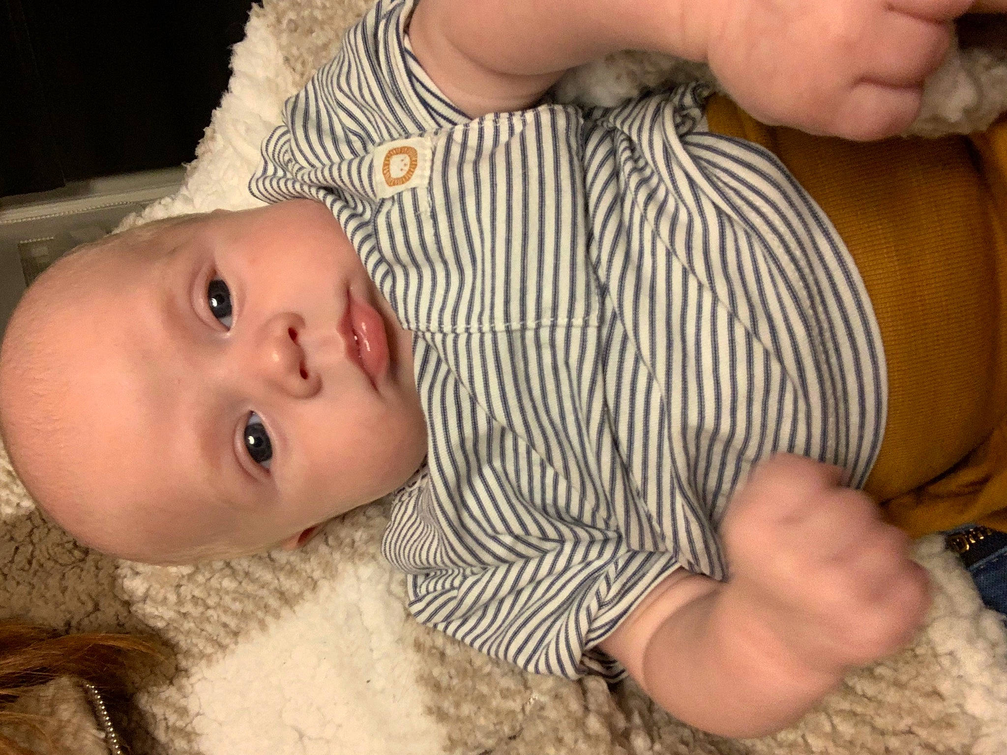 Mayson participe au concours pour gagner de l'argent avec cette photo : baby, baby_toddler_clothing, cheek, ear, eye, eyelash, face, finger, gesture, hair, hand, happy, human_body, iris, mouth, nose, person, skin, smile, toddler