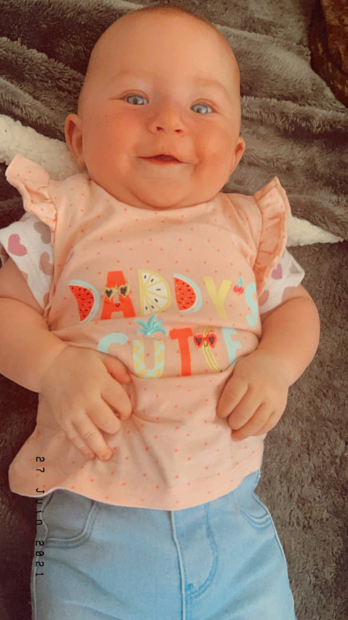 Louana a rejoint le concours — aidez-le/la à gagner de superbes lots ! baby, baby_toddler_clothing, cheek, chin, clothing, eye, face, happy, head, human_body, iris, lip, mouth, nose, organ, person, pink, skin, sleeve, smile