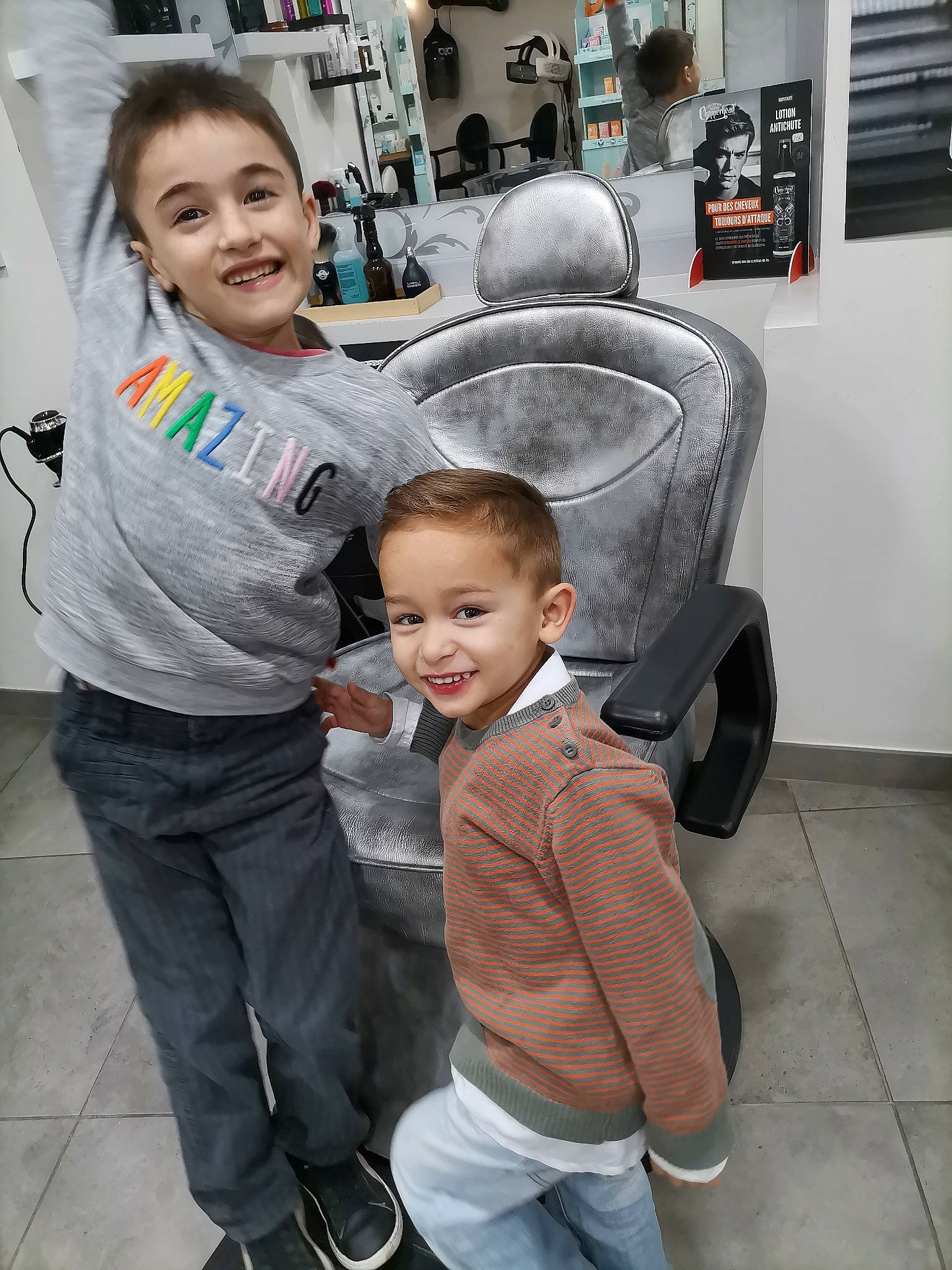 Kylian a rejoint le concours — aidez-le/la à gagner de superbes lots ! automotive_design, child, event, face, flash_photography, fun, gas, happy, joy, luxury_vehicle, organ, person, picture_frame, room, service, shoulder, skin, sleeve, smile, standing