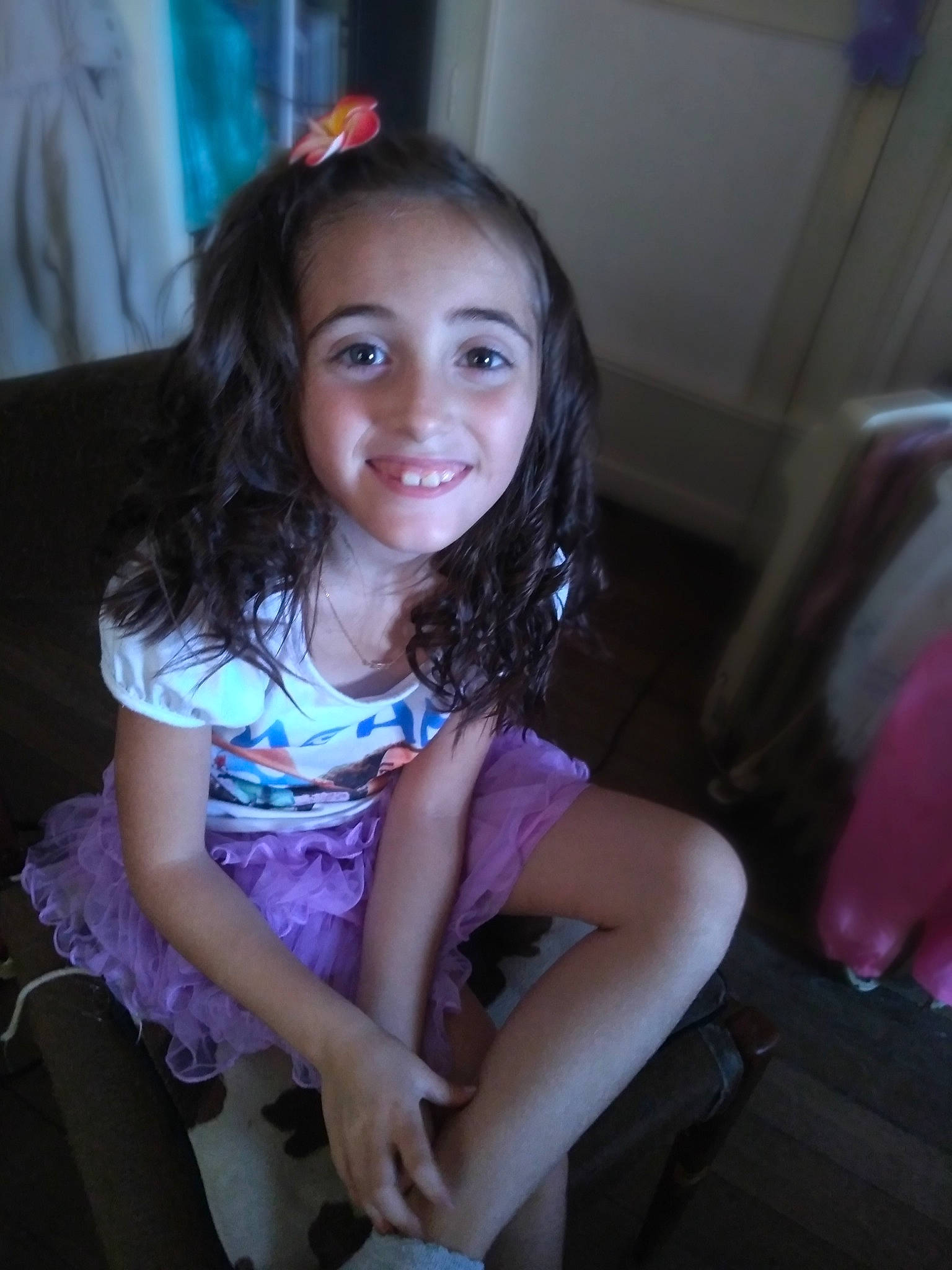 Ilona participe au concours pour gagner de l'argent avec cette photo : beauty, black_hair, brown_hair, child, child_model, cool, eye, fun, girl, hair, hairstyle, human_hair_color, joy, leg, long_hair, mouth, person, product, purple, skin