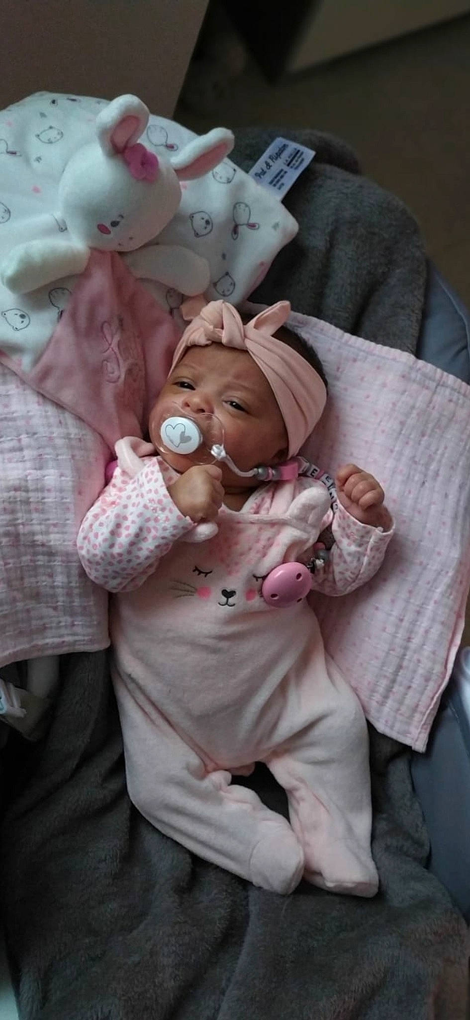 Leena participe au concours pour gagner de l'argent avec cette photo : baby, birth, child, ear, headwear, person, pink, teddy_bear, toddler, toy
