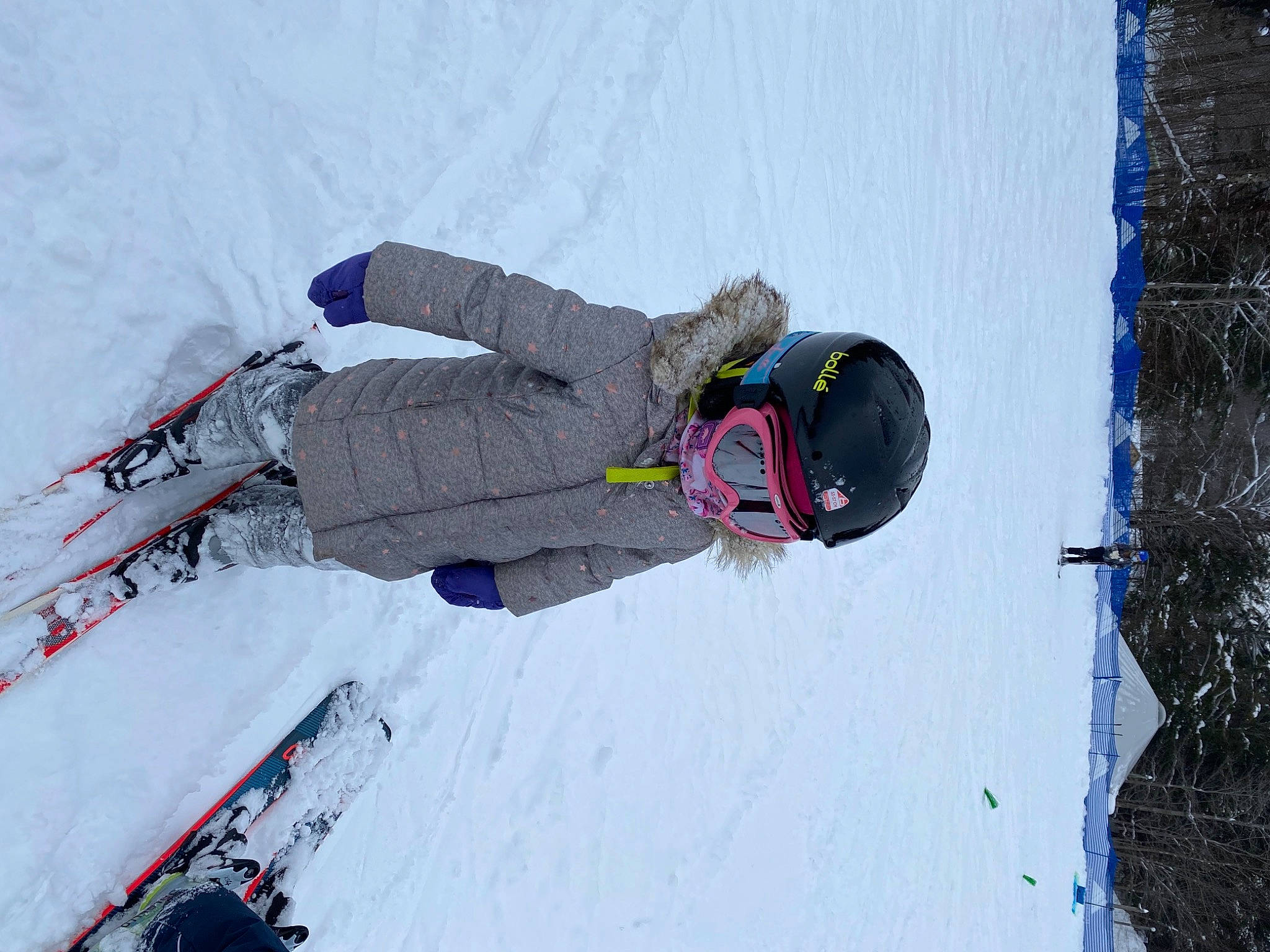 Christina is registered to the contest to win money with this photo: extreme_sport, freezing, fun, geological_phenomenon, glove, goggles, individual_sports, person, personal_protective_equipment, recreation, ski, ski_equipment, skier, slope, snow, snowboard, snowboarding, sports, sports_equipment, winter