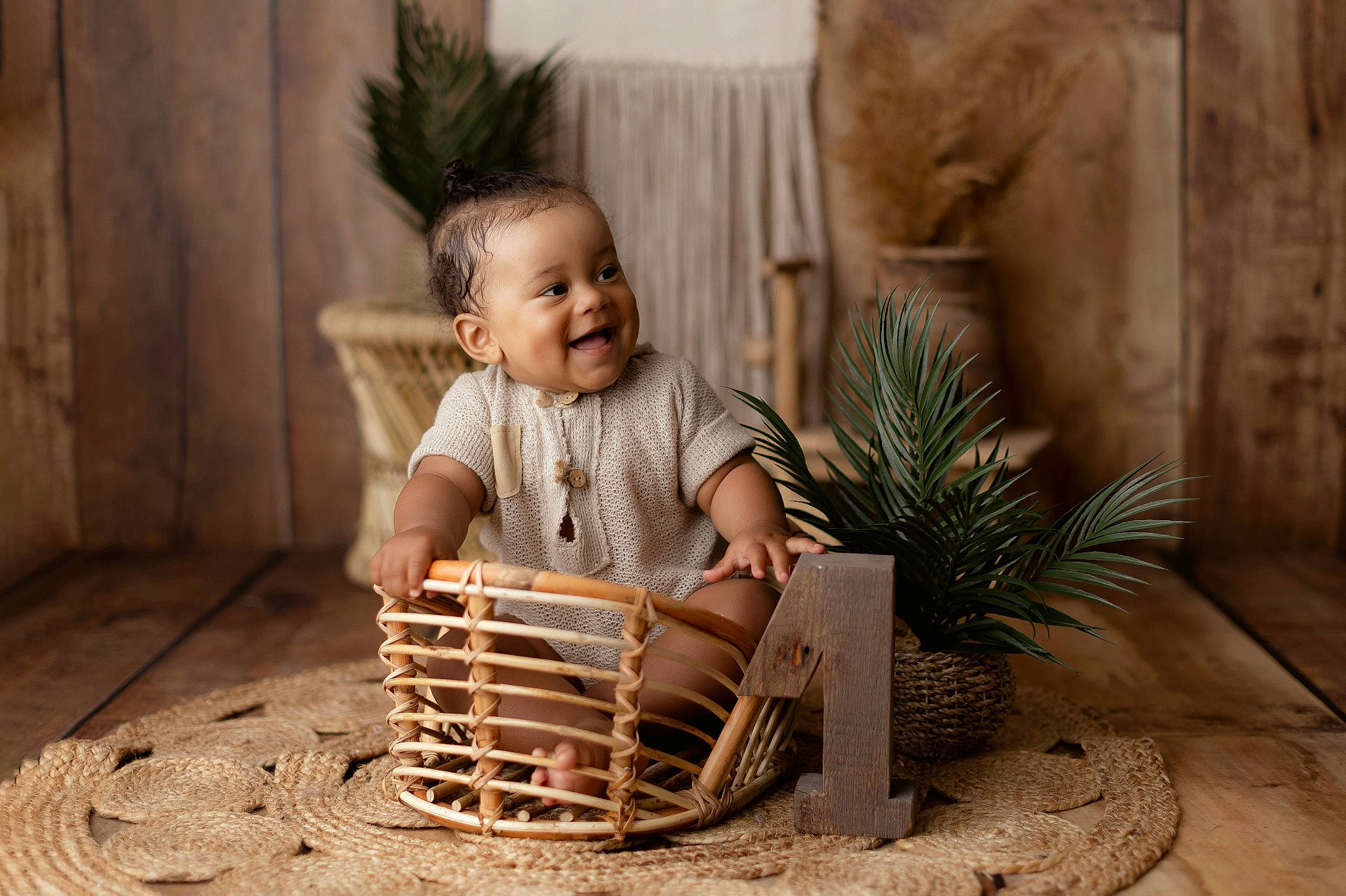 Kidane participe au concours pour gagner de l'argent avec cette photo : baby, baby_toddler_clothing, basket, child, comfort, flooring, fun, grass, happy, joy, leisure, people_in_nature, person, plant, play, room, sitting, smile, toddler, tree