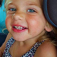 Inaya participe au concours pour gagner de l'argent avec cette photo :