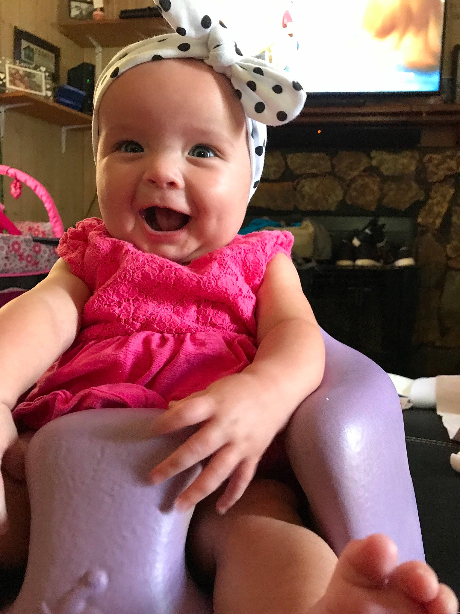Averlee is registered to the contest to win money with this photo: arm, baby, cheek, child, leg, neck, person, pink, skin, smile, toddler