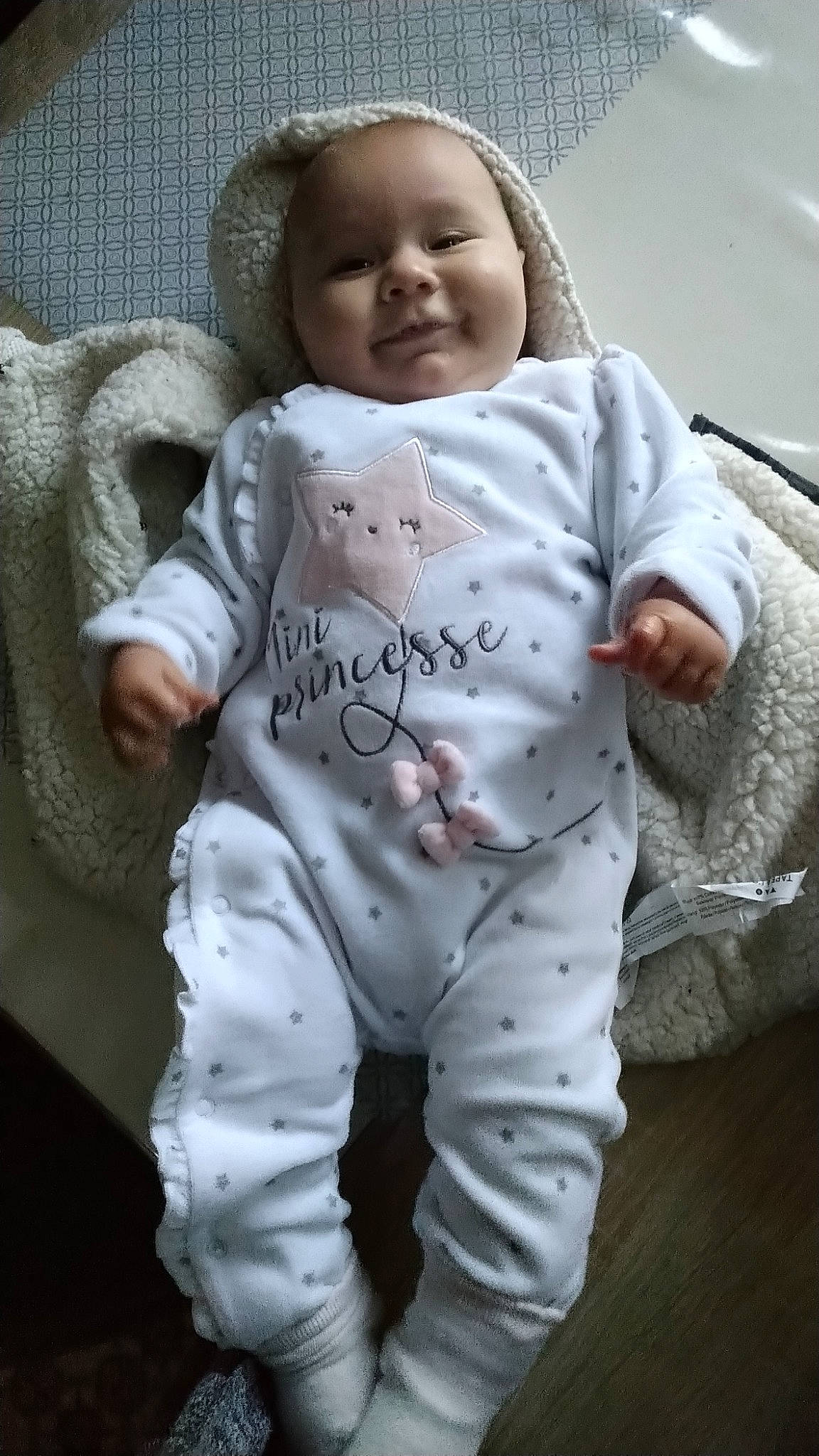 Louna a rejoint le concours — aidez-le/la à gagner de superbes lots ! baby, baby_products, baby_toddler_clothing, cheek, child, person, product, sleep, smile, toddler