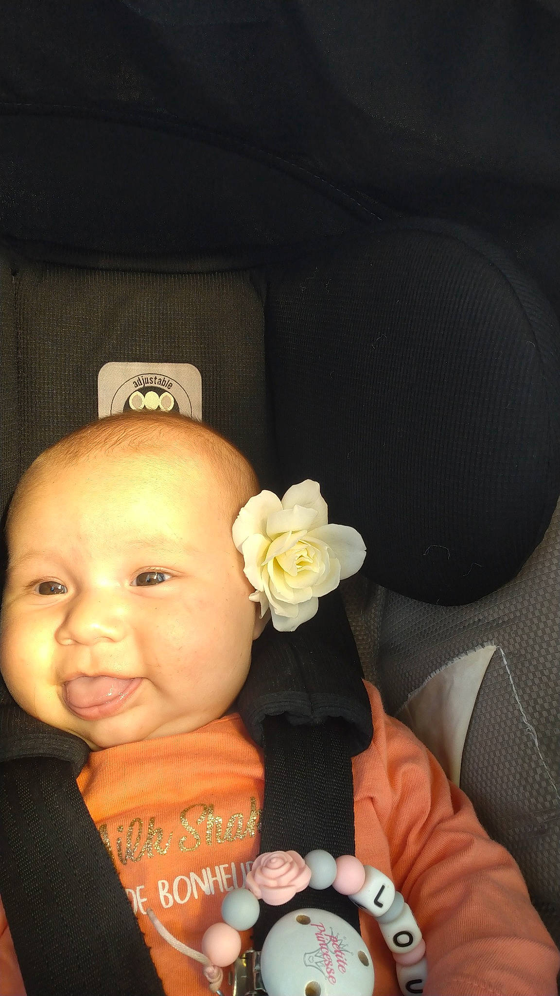 Louna participe au concours pour gagner de l'argent avec cette photo : baby, cheek, child, chin, ear, fashion_accessory, hat, headgear, person, smile, toddler