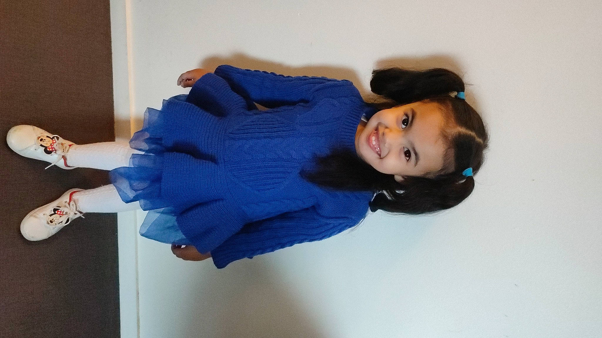 Nalya a rejoint le concours — aidez-le/la à gagner de superbes lots ! azure, denim, elbow, electric_blue, fashion_design, fun, gesture, glove, human_leg, jacket, joint, joy, knee, person, purple, sleeve, smile, thigh, thumb, trunk