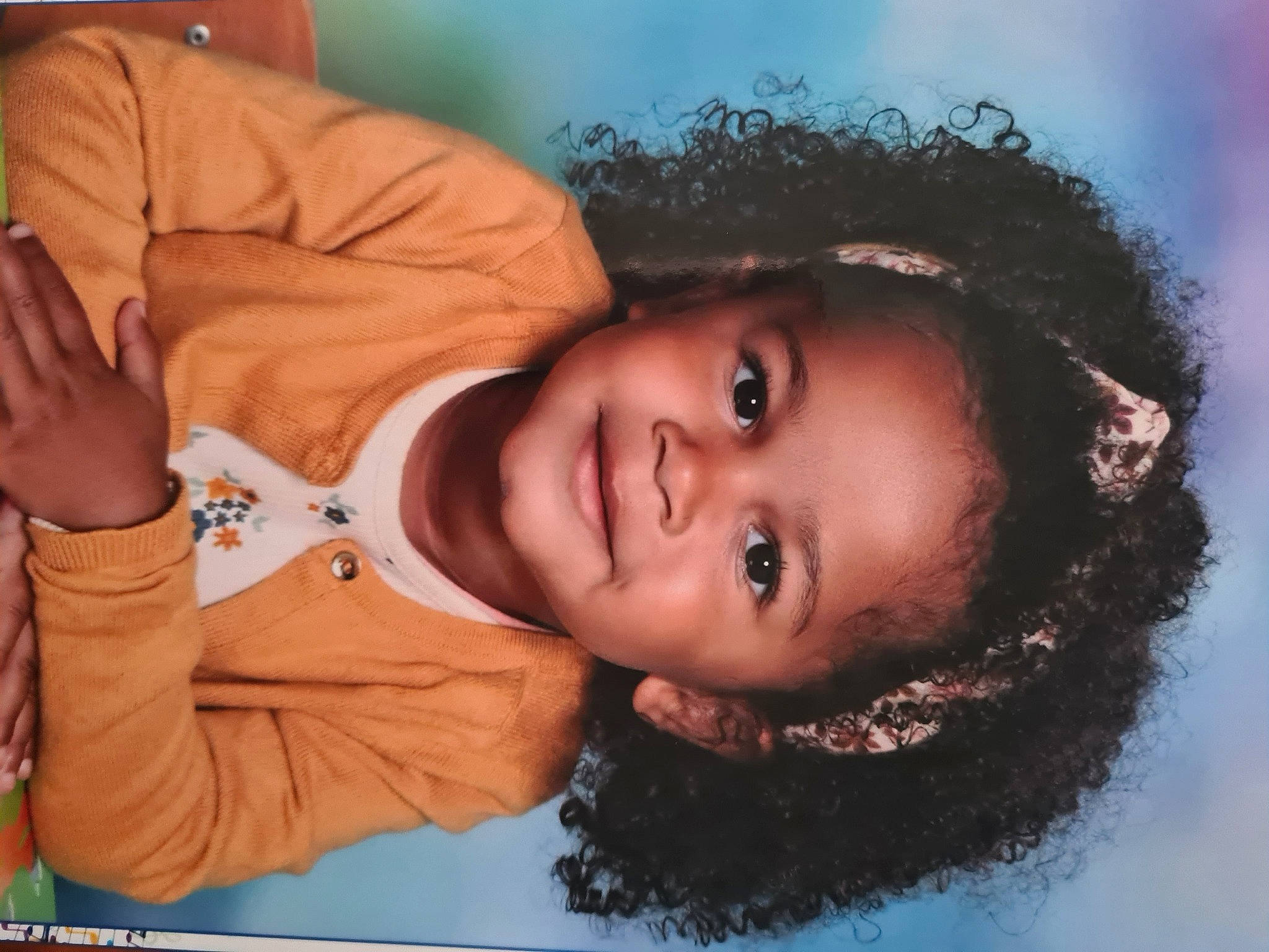 Camille participe au concours pour gagner de l'argent avec cette photo : cheek, child, electric_blue, eyebrow, eyelash, flash_photography, forehead, fun, hair, happy, human_body, iris, jaw, joy, lip, mouth, nose, person, skin, sky