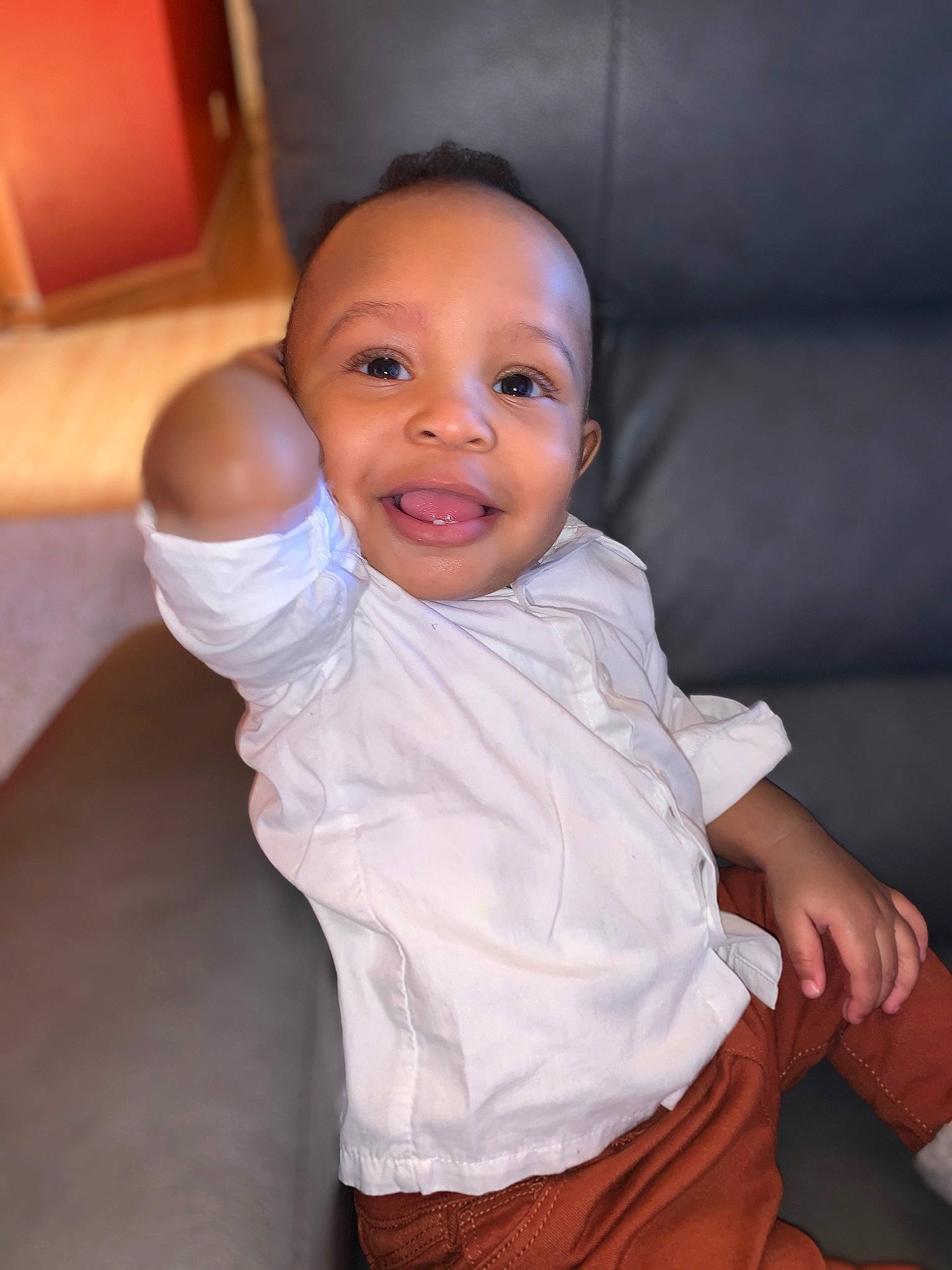 Kamari is registered to the contest to win money with this photo: abdomen, baby, baby_toddler_clothing, cheek, child, chin, comfort, elbow, eye, finger, gesture, happy, joy, lip, mouth, nose, person, skin, sleeve, smile