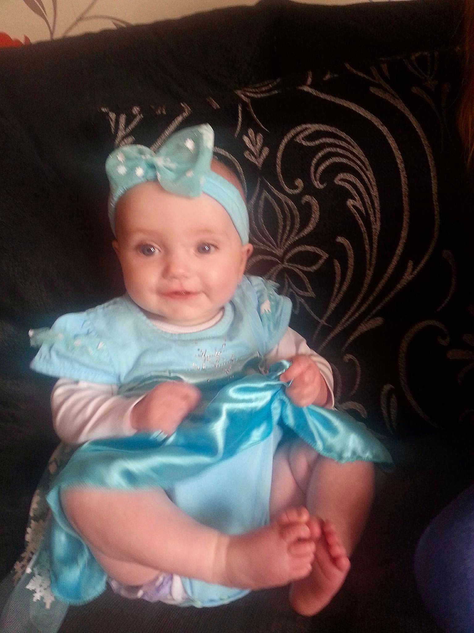 Mya is registered to the contest to win money with this photo:
