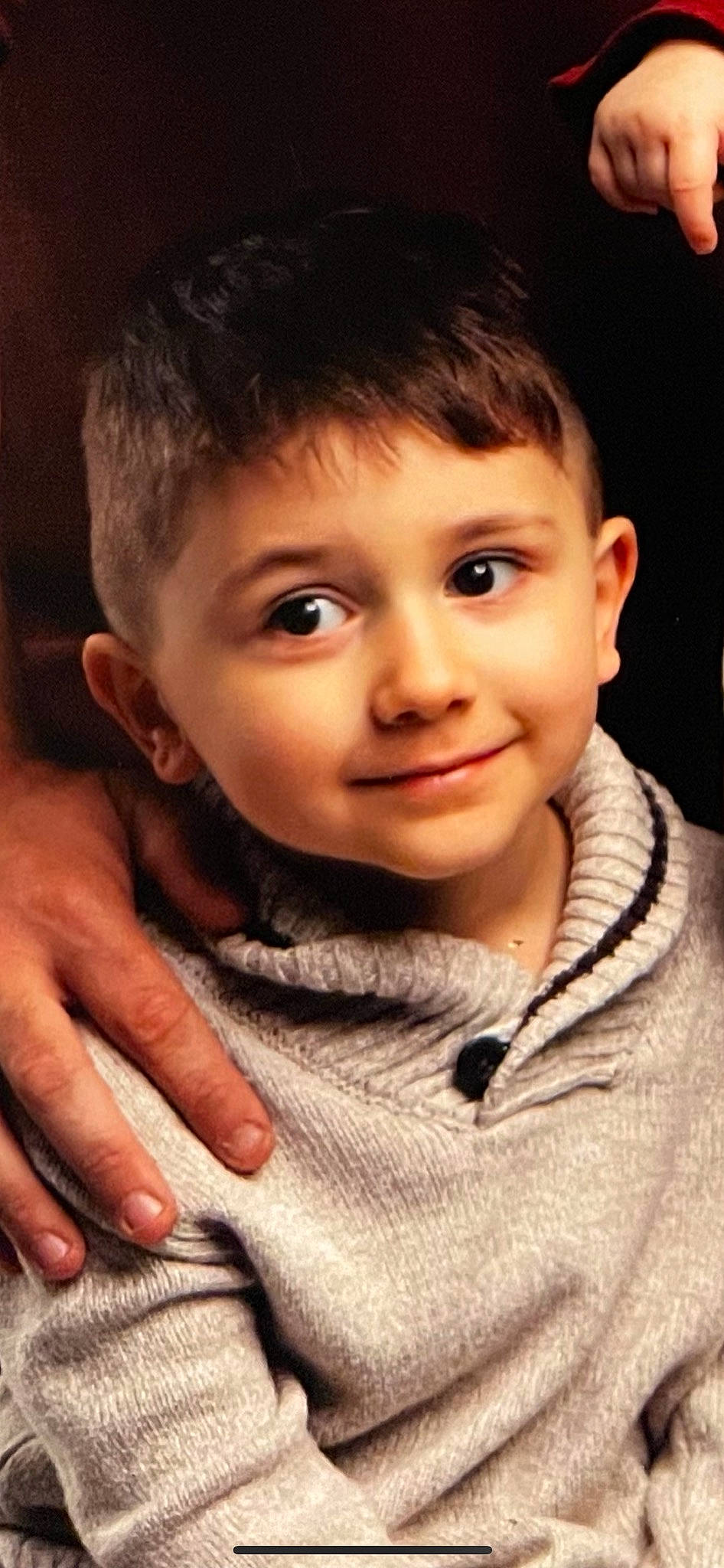 Kayden is registered to the contest to win money with this photo: cheek, chin, cool, eye, eyebrow, eyelash, flash_photography, forehead, gesture, happy, head, human_body, iris, jaw, joy, lip, mouth, nose, person, skin