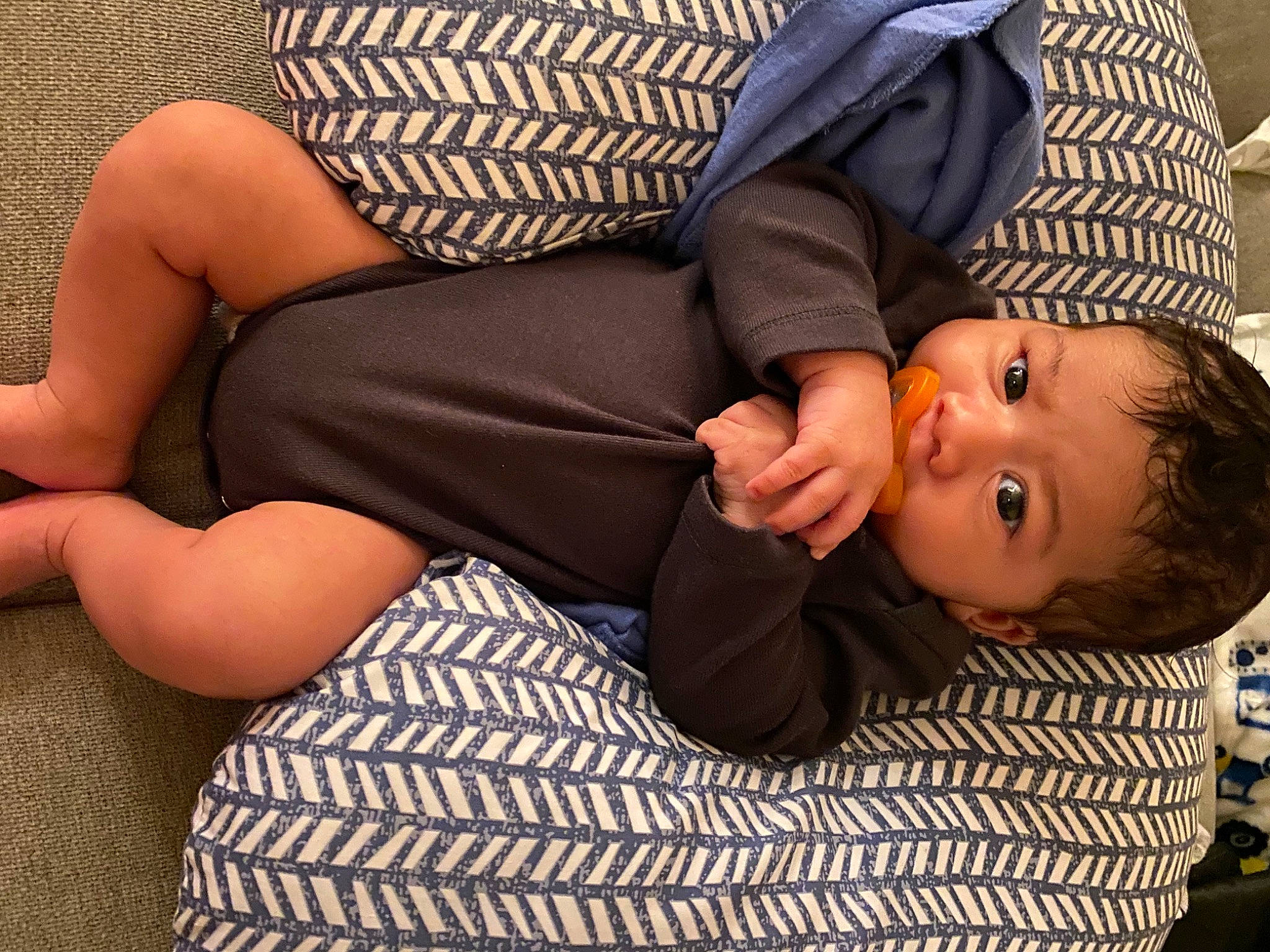 Nico is registered to the contest to win money with this photo: baby, baby_toddler_clothing, beauty, child, comfort, flooring, foot, grass, human_body, human_leg, knee, leg, pattern, person, sitting, skin, thigh, toddler, tree, waist