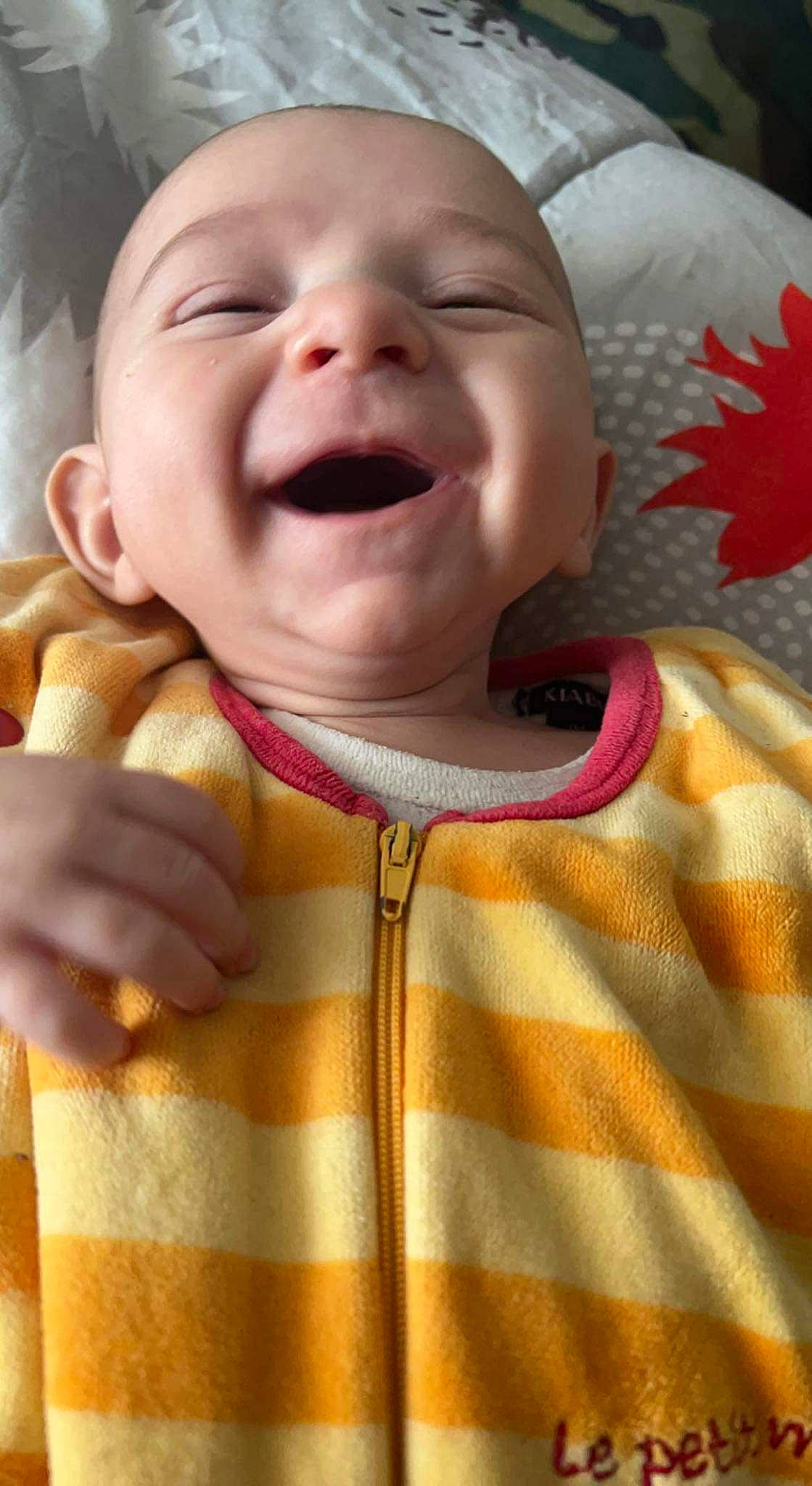 Emilio a rejoint le concours — aidez-le/la à gagner de superbes lots ! baby, baby_toddler_clothing, cheek, chin, eye, eyebrow, face, fun, gesture, happy, head, iris, lip, mouth, nose, person, skin, sleeve, smile, toddler