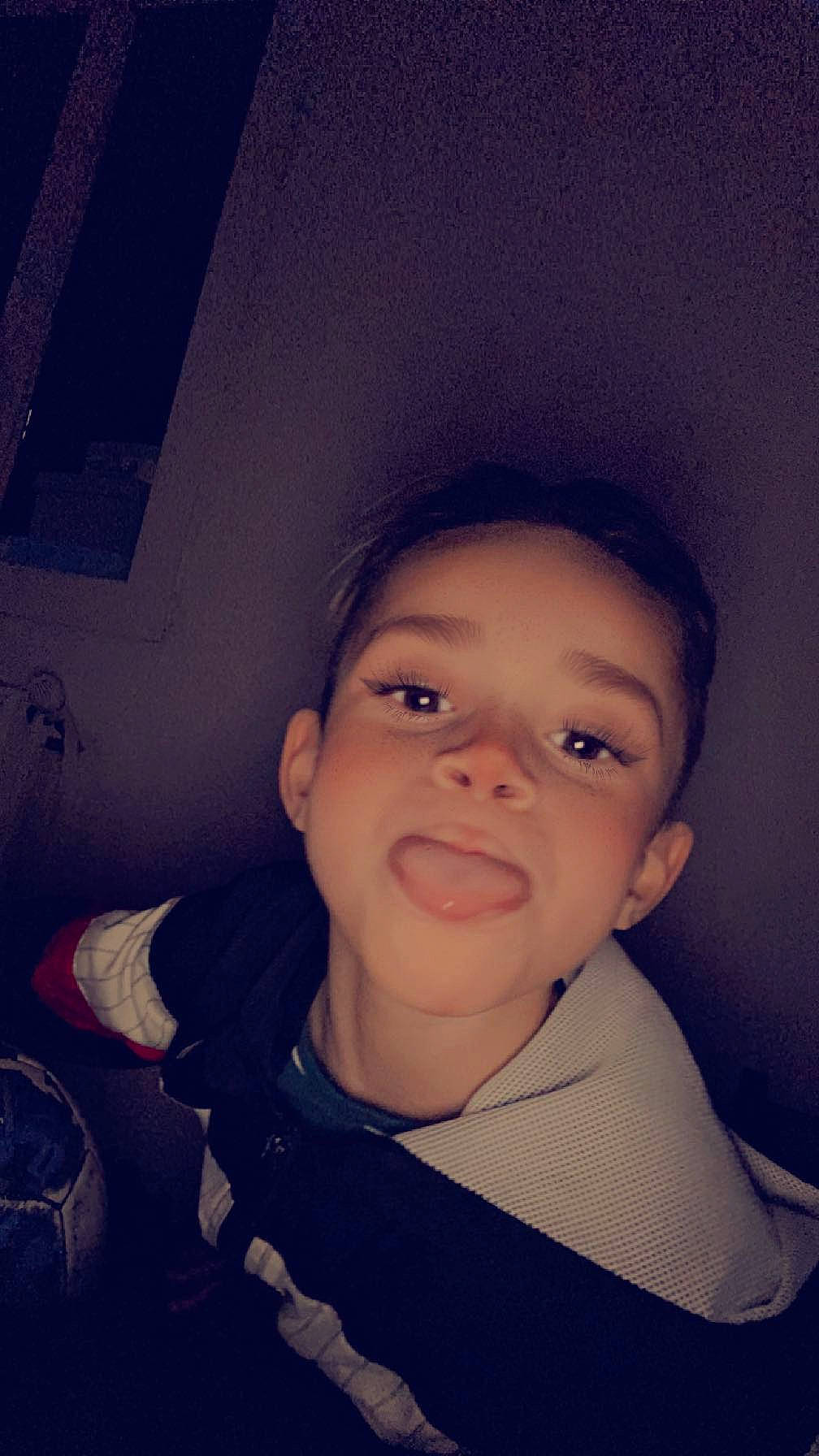 Shams a rejoint le concours — aidez-le/la à gagner de superbes lots ! cheek, chin, cloud, cool, ear, eyebrow, eyelash, facial_expression, flash_photography, forehead, gesture, happy, iris, jaw, lip, mouth, neck, nose, person, skin