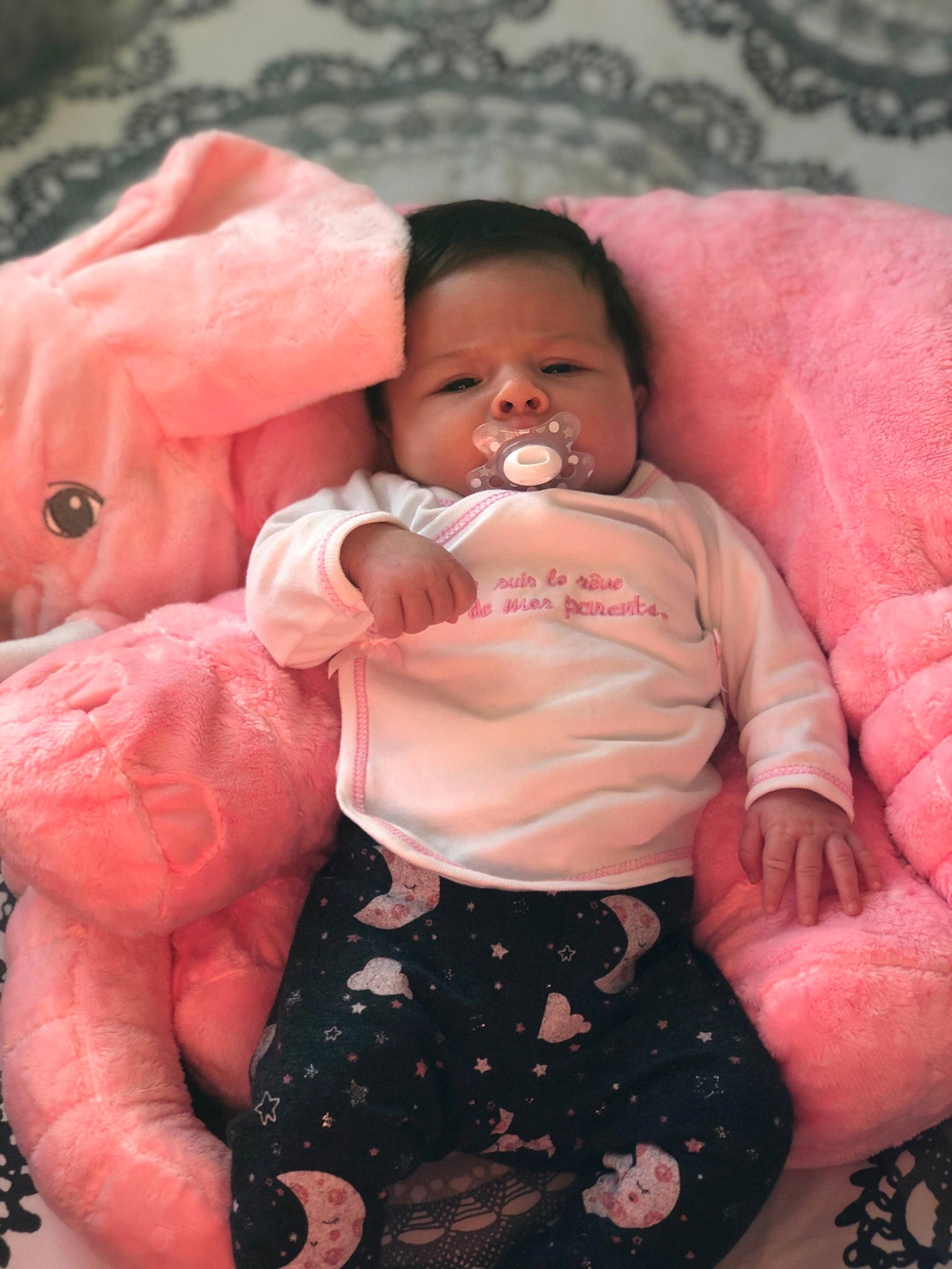 Hope a rejoint le concours — aidez-le/la à gagner de superbes lots ! abdomen, baby, baby_products, baby_toddler_clothing, birth, cheek, child, comfort, flesh, love, nose, person, pink, product, skin, stomach, thumb, toddler, trunk