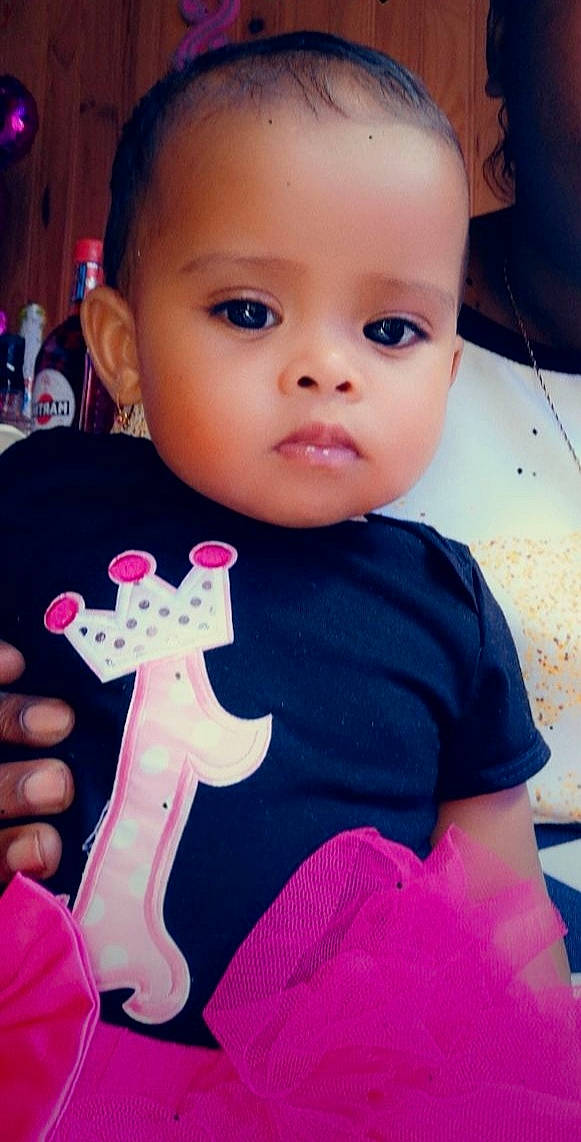 Soraya Bethanie participe au concours pour gagner de l'argent avec cette photo : baby, cheek, child, face, head, neck, person, pink, play, skin, toddler