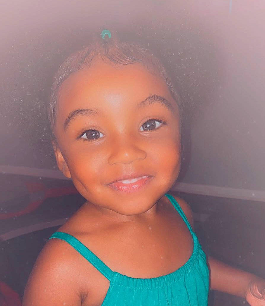 Kimani is registered to the contest to win money with this photo: active_tank, black_hair, cheek, ear, eyebrow, eyelash, flash_photography, forehead, hair, happy, head, iris, jaw, joy, lip, neck, nose, person, shoulder, skin