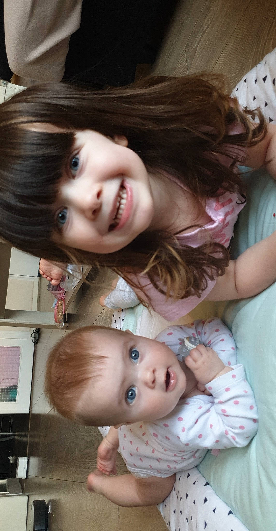 Maëlia a rejoint le concours — aidez-le/la à gagner de superbes lots ! baby, brown_hair, cheek, child, face, hair, joy, person, skin, smile, toddler