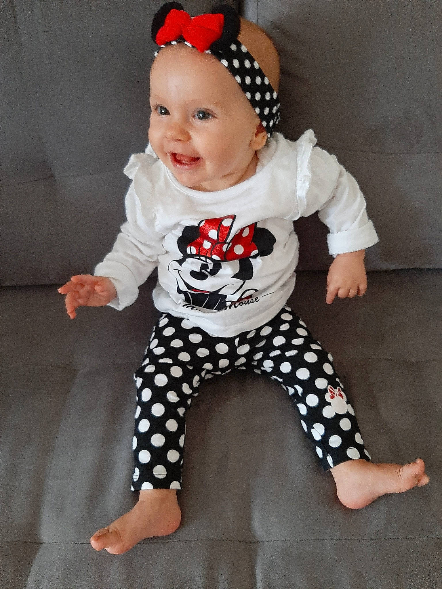 Nolwenn a rejoint le concours — aidez-le/la à gagner de superbes lots ! baby, baby_bloomers, baby_products, baby_toddler_clothing, child, clothing, costume, design, hair_accessory, pattern, person, polka_dot, product, sleeve, toddler
