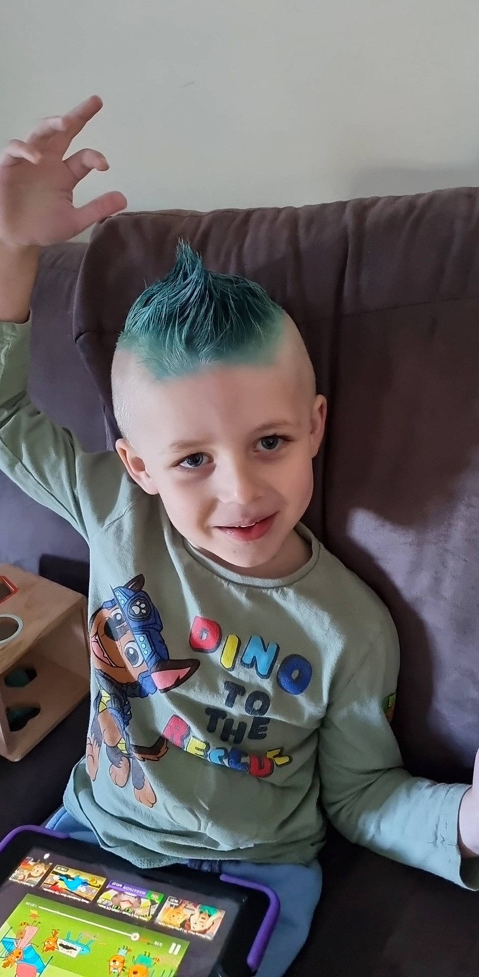 Kyren joined the competition — help win amazing prizes! arm, cheek, chin, cool, ear, eyelash, face, facial_expression, forehead, gesture, hair, hairstyle, happy, head, joy, person, product, skin, sleeve, smile