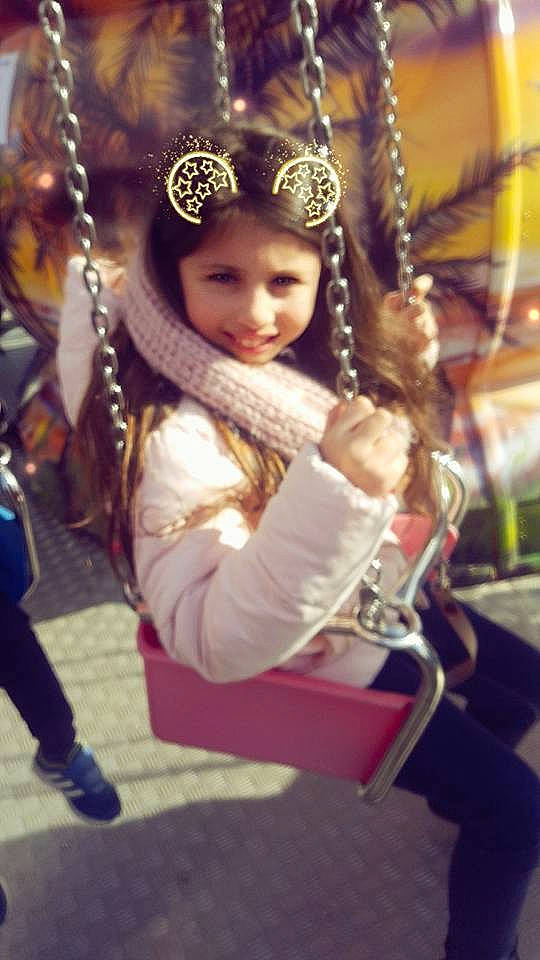 Celia a rejoint le concours — aidez-le/la à gagner de superbes lots ! child, costume, fun, girl, happiness, headgear, headwear, joy, person, product, smile, toddler