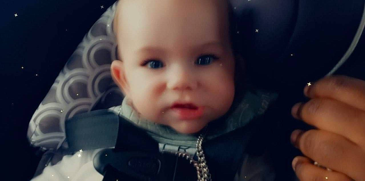 Issac is registered to the contest to win money with this photo: cheek, chin, ear, eye, eyebrow, eyelash, facial_expression, flash_photography, forehead, gesture, hairstyle, head, iris, lip, mouth, nose, organ, person, skin, sleeve