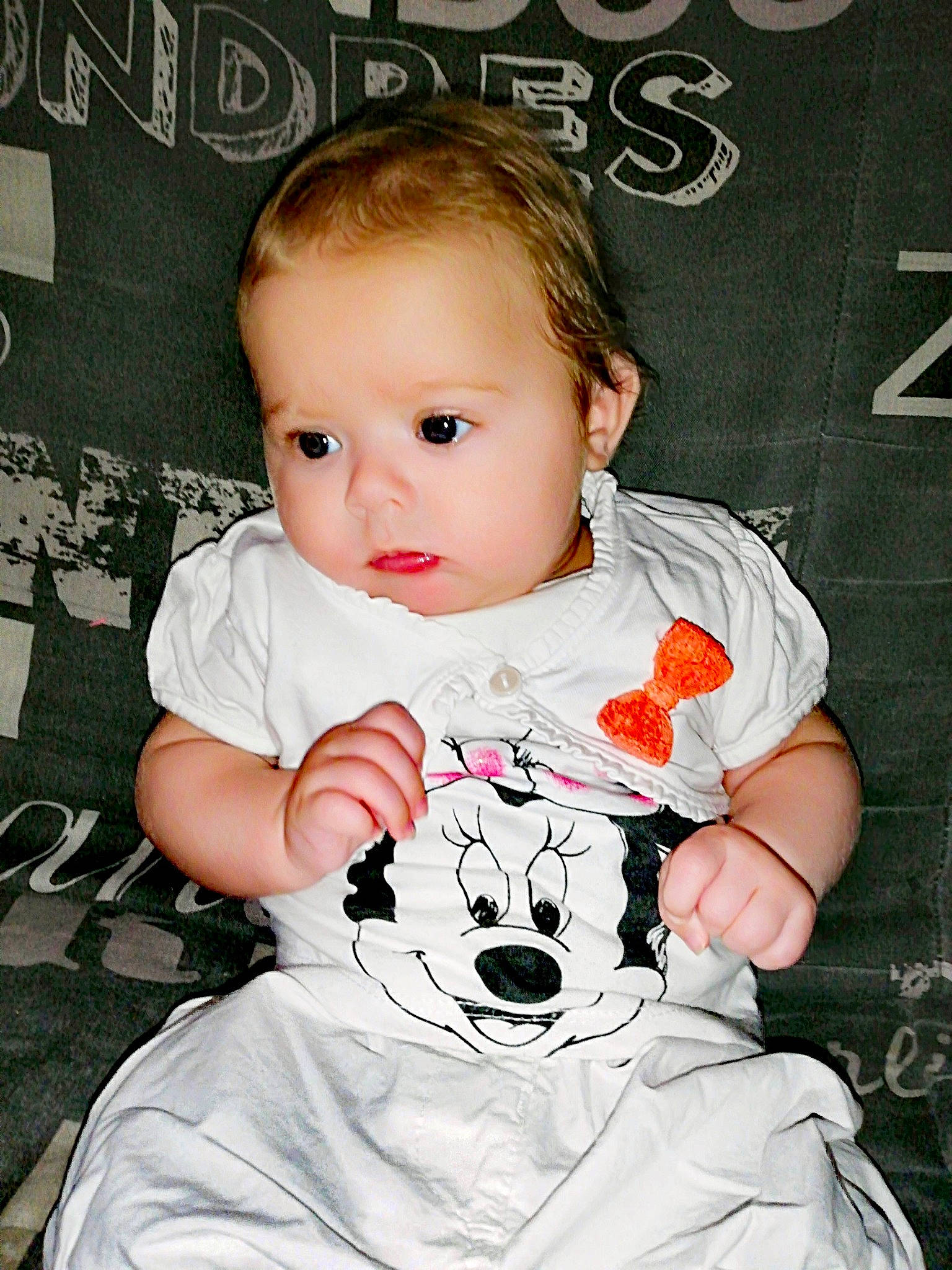 Rose participe au concours pour gagner de l'argent avec cette photo : arm, baby, baby_products, baby_toddler_clothing, cheek, child, cool, dress, ear, head, person, product, sleeve, t_shirt, toddler