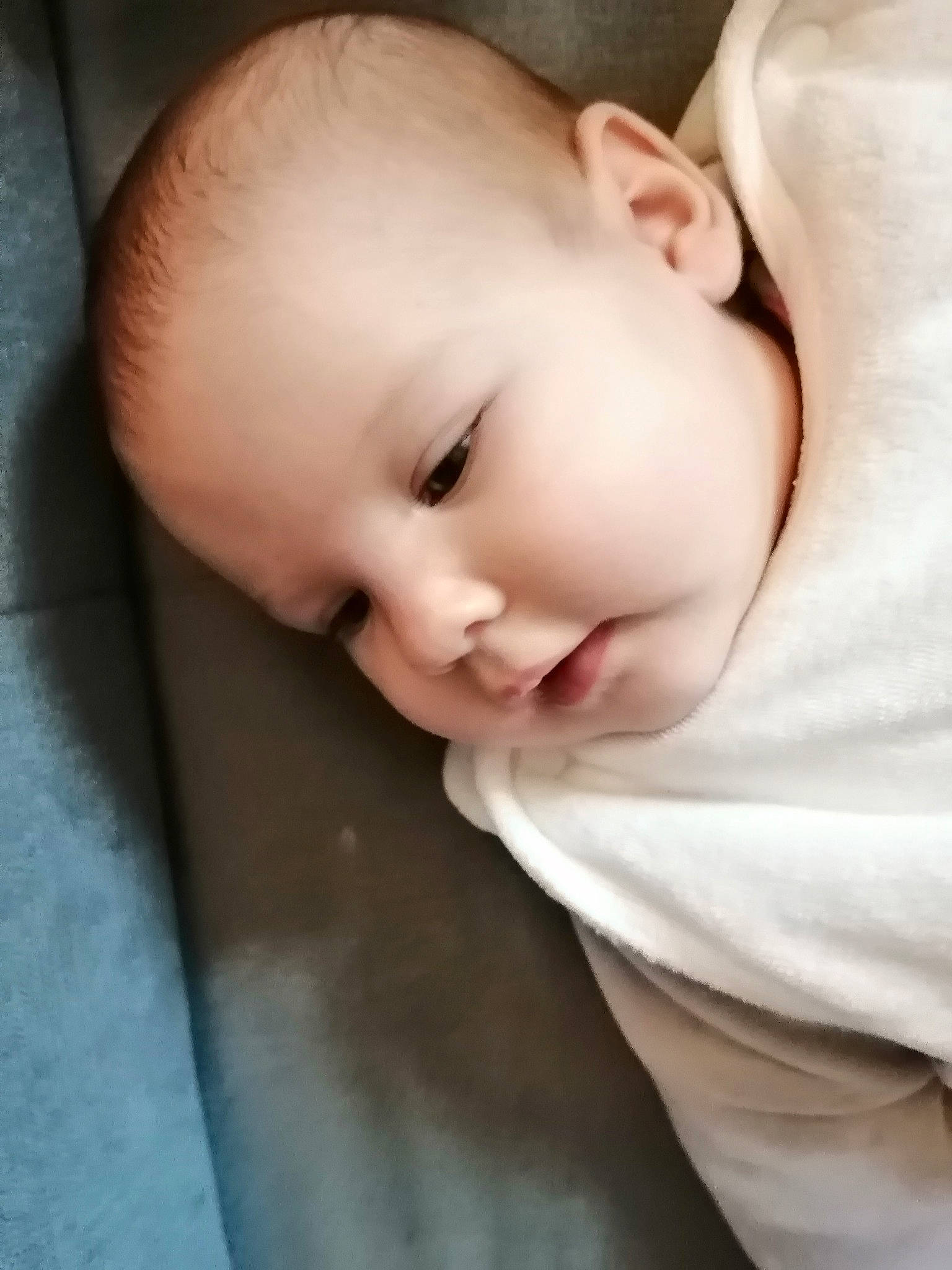 Cylia a rejoint le concours — aidez-le/la à gagner de superbes lots ! baby, beauty, cheek, child, chin, close_up, ear, eye, face, forehead, hand, head, lip, mouth, nap, nose, person, photography, skin, sleep