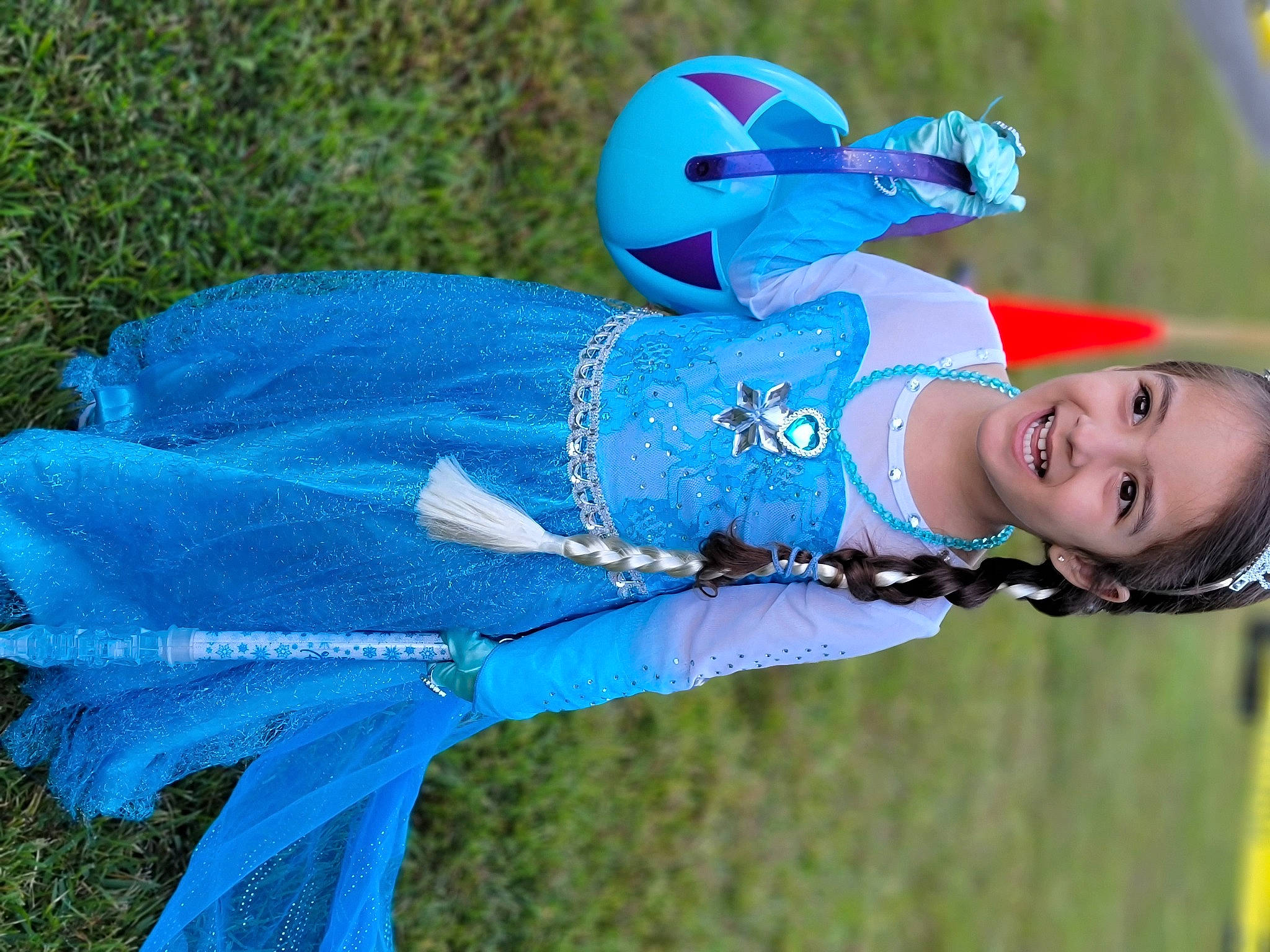 Leyla is registered to the contest to win money with this photo: azure, blue, electric_blue, face, fun, grass, happy, joy, leisure, person, plant, recreation, smile, street_fashion