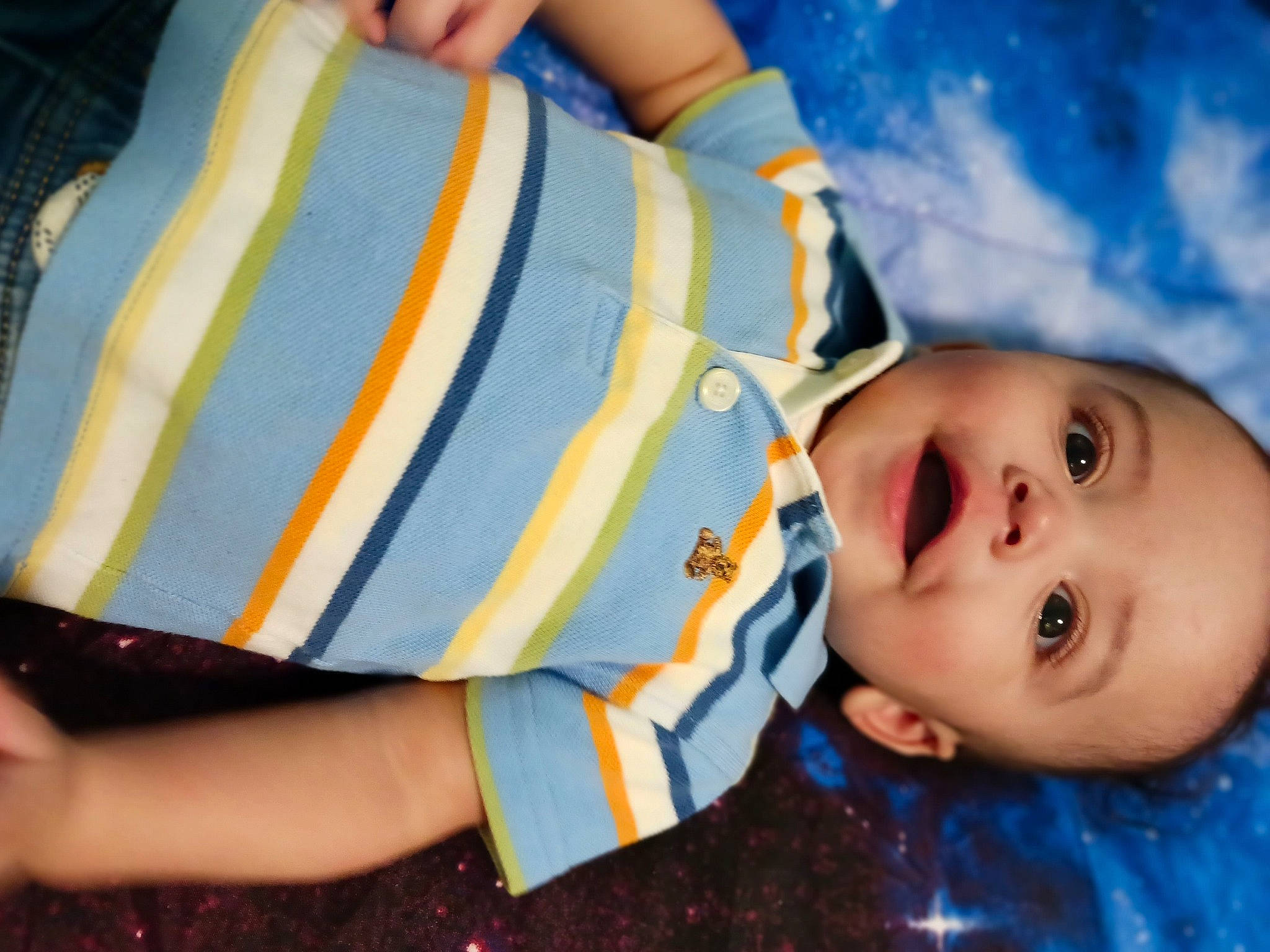 Honor is registered to the contest to win money with this photo: arm, baby, baby_toddler_clothing, cheek, child, elbow, electric_blue, finger, flash_photography, fun, hand, happy, human_leg, mouth, nose, person, skin, sleeve, thigh, toddler