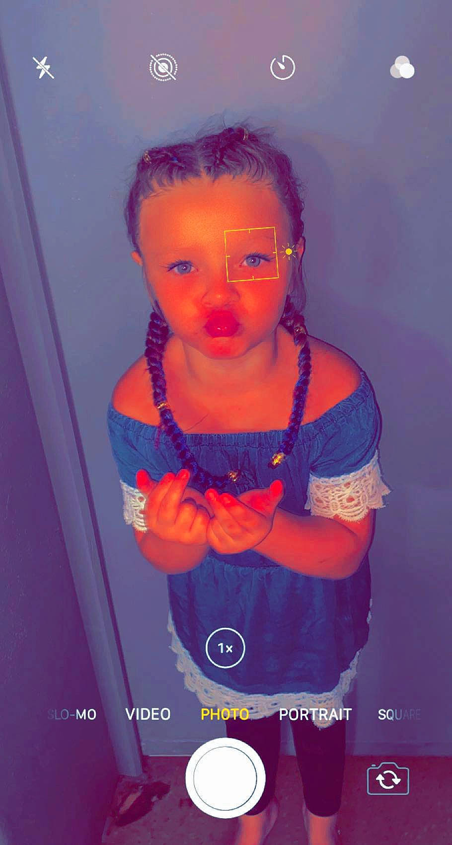 Julianna participe au concours pour gagner de l'argent avec cette photo : baby_toddler_clothing, cheek, child, electric_blue, fashion_design, flash_photography, fun, happy, jewellery, lip, magenta, person, photo_caption, pink, play, purple, room, sleeve, t_shirt, toddler